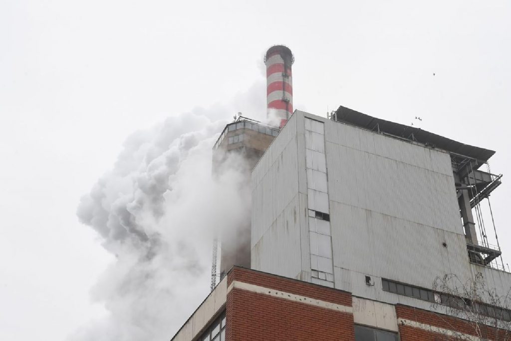 Mesto: Kostolac
Datum: Sun Dec 19 17:38:54 CET 2021
Dogadjaj: ENERGETIKA/RUDARSTVO - Termoelektrana Kostolac i rudare u kopu Drmno
Izvor: FoNet/Info služba predsednika