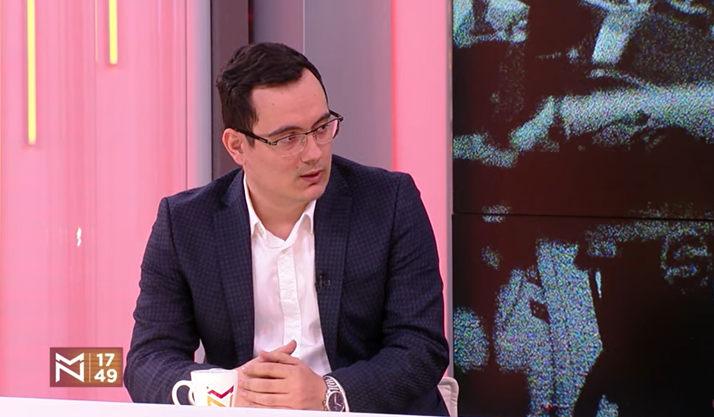 ANALITIČAR:
Vojislav Milovančević o razlici između Vučića u Ohridu i Vučića u S. Mitrovici