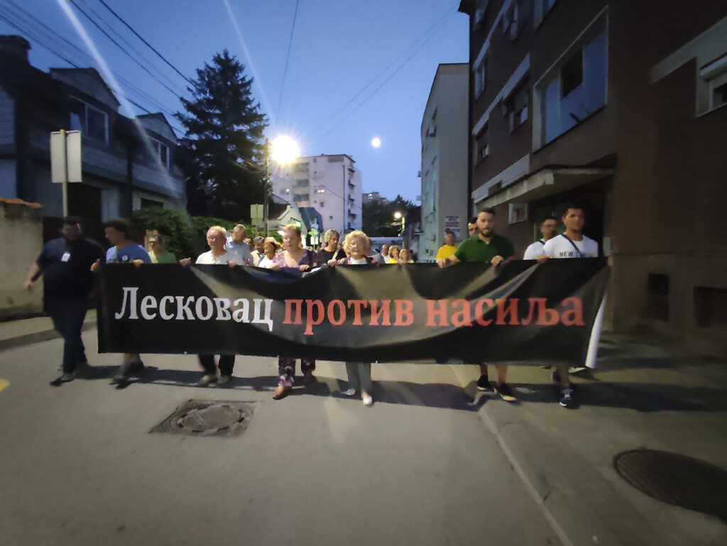Mesto: Beograd
Datum: Sat Jul 29 23:37:51 CEST 2023
Dogadjaj: DRUŠTVO/POLITIKA/OPŠTINE - Protest "Leskovac protiv nasilja"
Fotoreporter: Ljiljana Stojanović
Izvor: FoNet