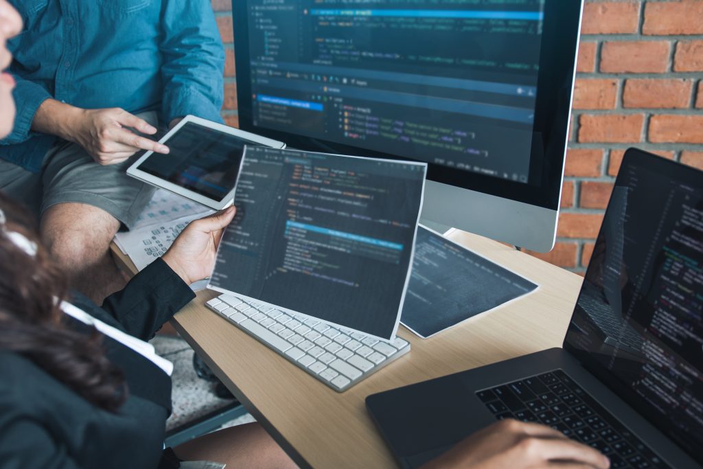 Studenti, softver, zaraza, koronavirus, ilustracija Foto: Shutterstock