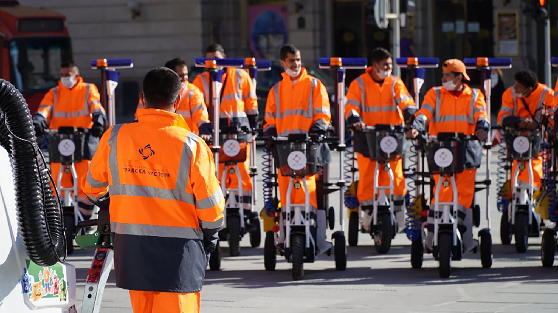 elektrotrotinetiiusisivaci-8 komunalci na trotinetima