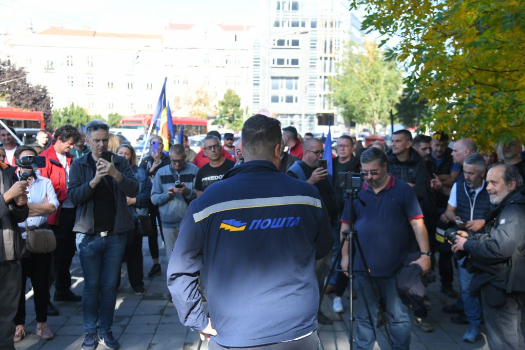 Beograd 28.09.2022. Protest poštara ispred glavne poste