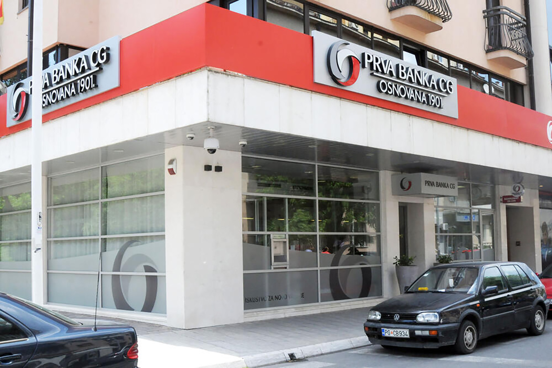 Prve banke Crne Gore