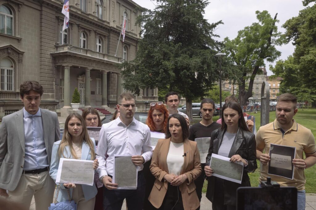 Omladina opozicionih stranaka  Foto: Zajedno