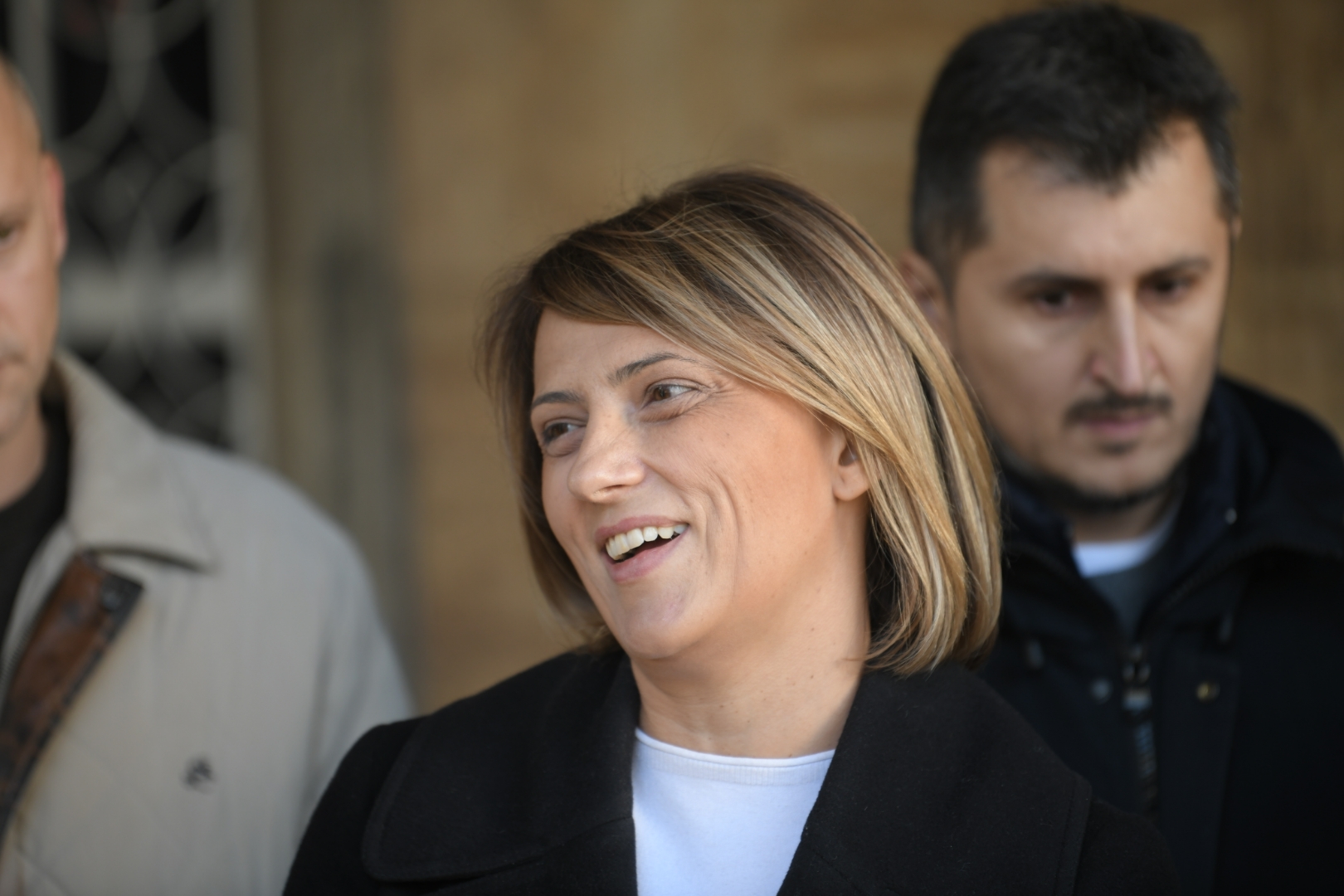 beograd 25 10 2021 ispred zgrade Narodne Skupštine, Dragan Đilas, predsednik Stranke slobode i pravde i Mila Popović, predsednica GrO Beograd Stranke slobode i pravde