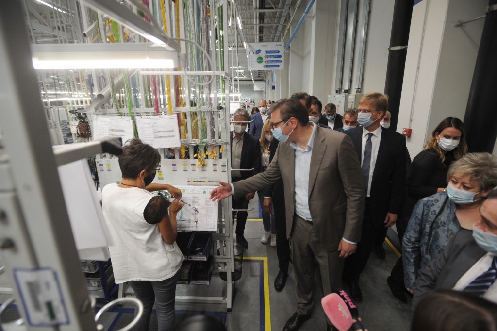 Kraljevo, 12. septembra 2021 - Predsednik Srbije Aleksandar Vucic prisustvovao je danas otvaranju fabrike Leoni u Kraljevu.  FOTO TANJUG/TARA RADOVANOVIC/ bs
