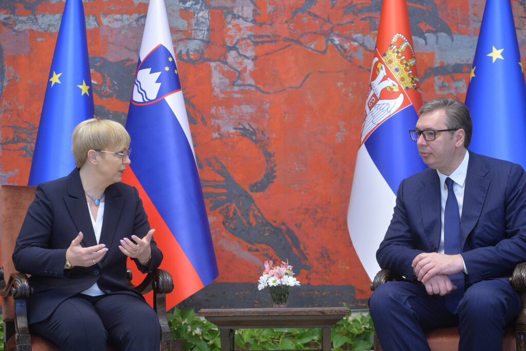 Beograd, 15. juna 2023 - Tet-a-tet sastanak predsednika Republike Srbije Aleksandra Vučića i predsednice Republike Slovenije Nataše Pirc Musar, koja boravi u dvodnevnoj radnoj poseti Srbiji. FOTO TANJUG/ ZORAN ŽESTIĆ/ bs
