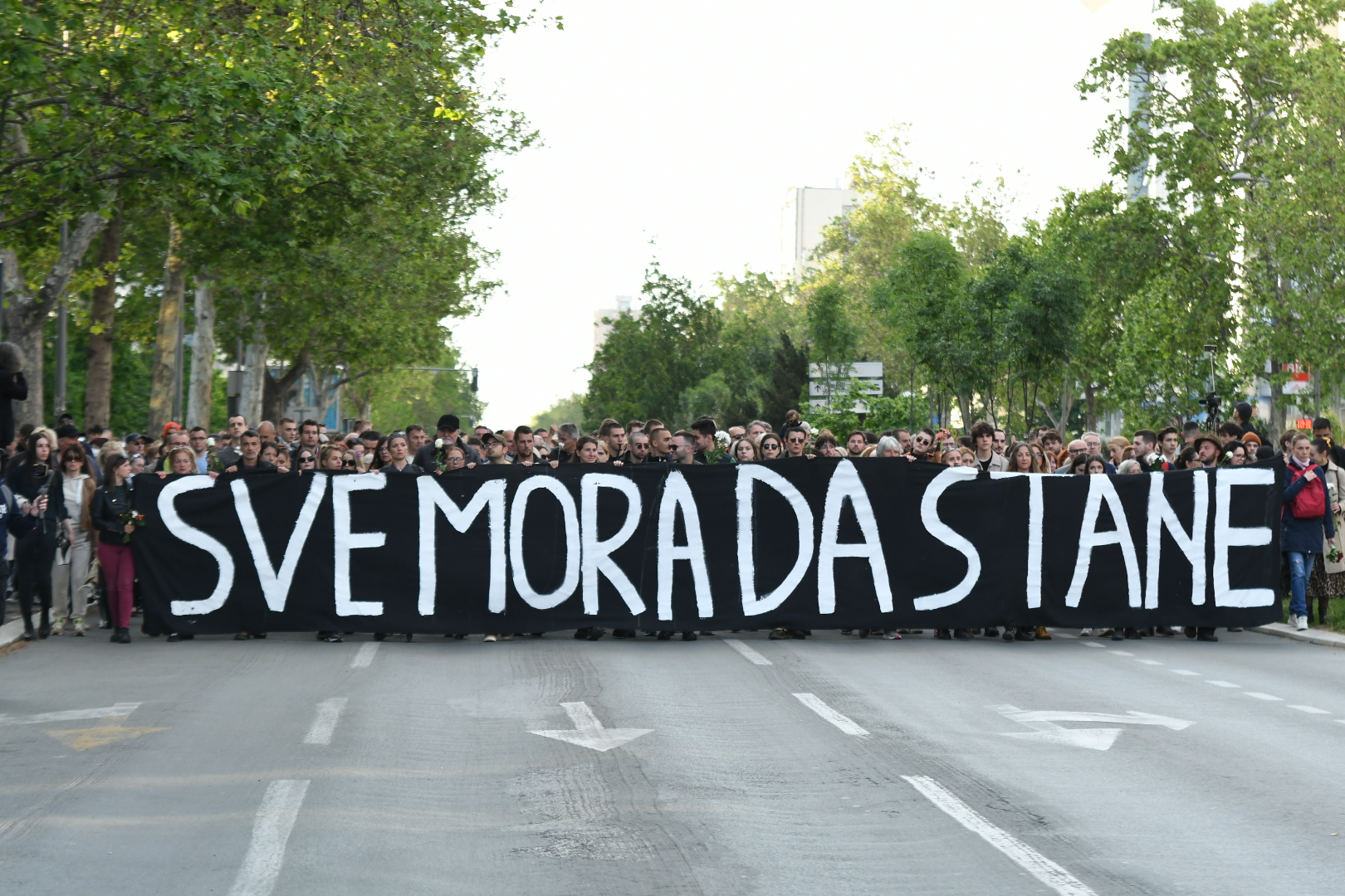 Novi Sad 08.05.2023. Protest Srbija protiv nasilja. Sve mora da stane. Protestna šetnja Foto: Nenad Mihajlović/Nova.rs