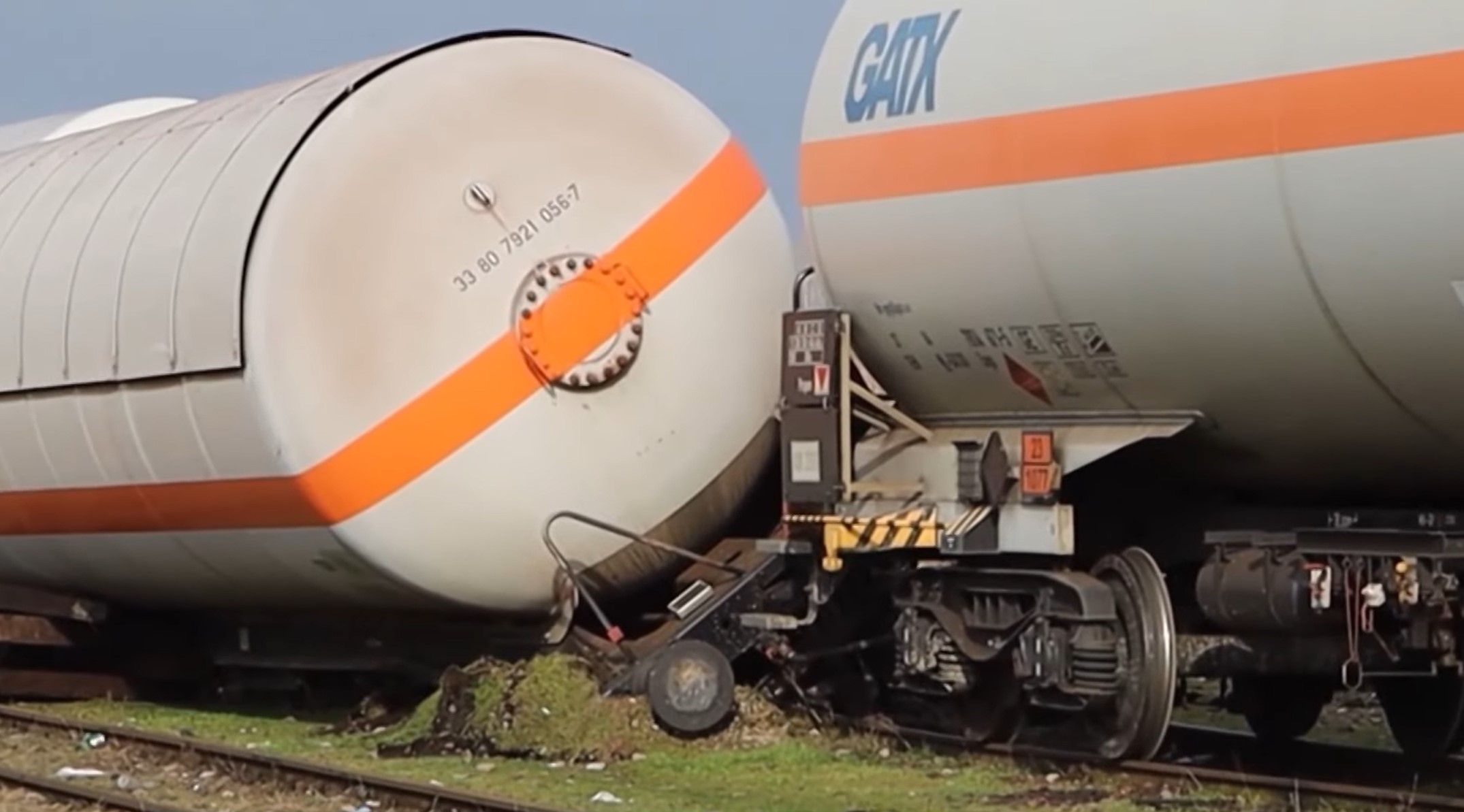 Medju nama, Među nama