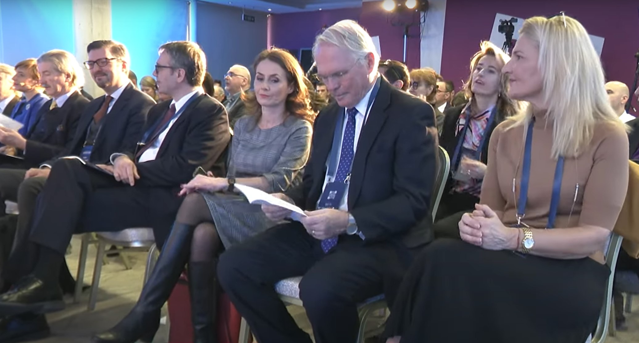 Medju nama, Među nama