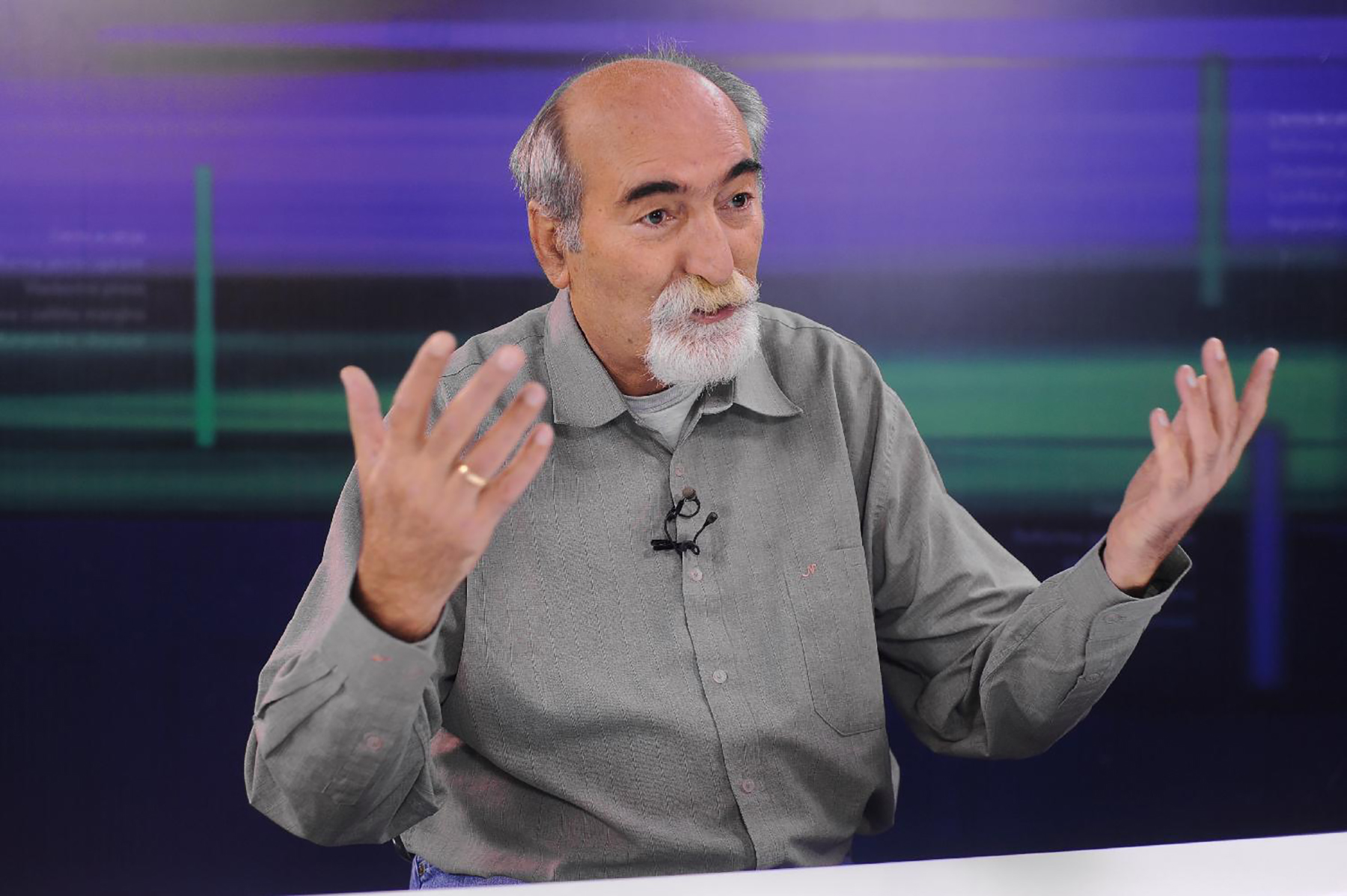 Mesto: BEOGRAD
Datum: Sun Nov 28 10:16:32 CET 2021
Dogadjaj: EVROSERVIS/KVAKA 23 - intervju FoNetu glavnog i odgovornog urednika NIN Milana Ćulibrka u okviru serijala Kvaka 23
Fotoreporter: Milica Vučković
Ličnosti: Milan Ćulibrk
Izvor: FoNet