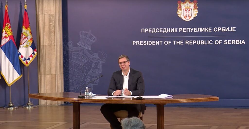 Zašto Vučić nudi referendum o proveri legitimiteta