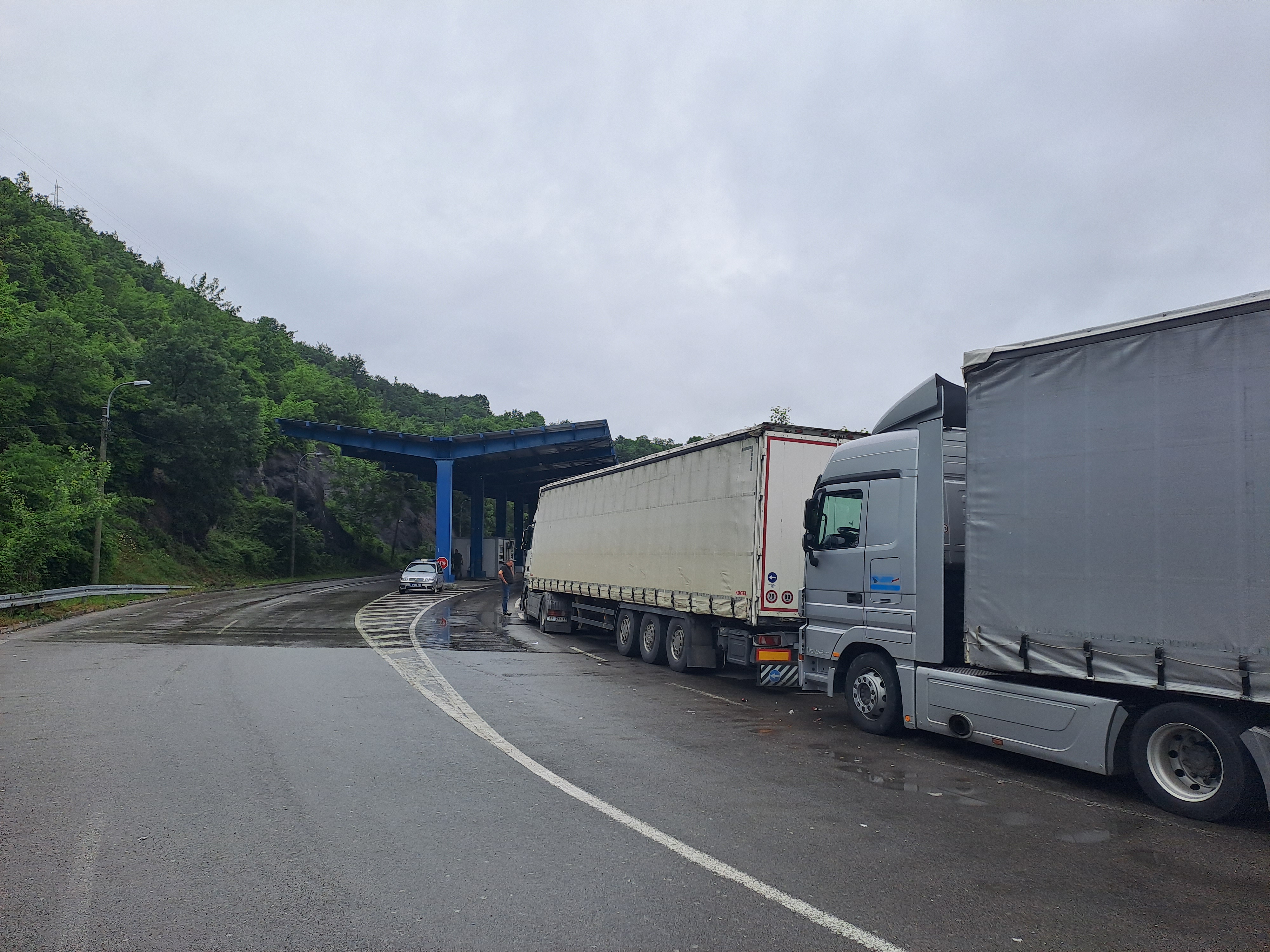 Jarinje - Kamiondžije zarobljene na prelazima