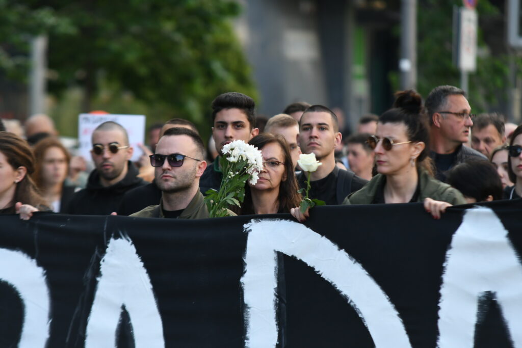 Novi Sad 08.05.2023. Protest Srbija protiv nasilja. Sve mora da stane. Protestna šetnja Foto: Nenad Mihajlović/Nova.rs