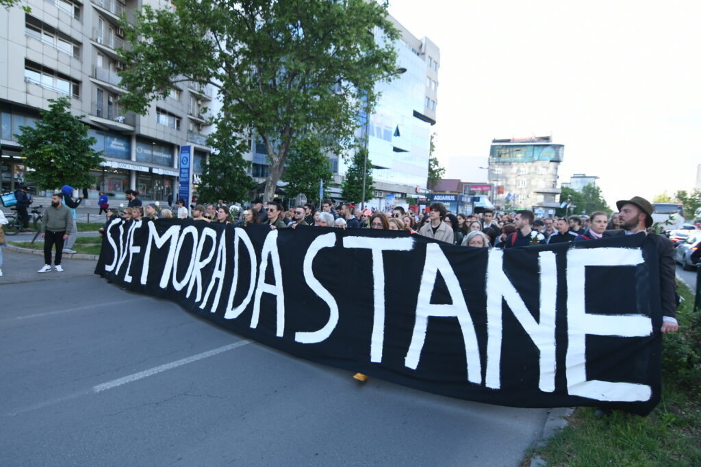 Novi Sad 08.05.2023. Protest Srbija protiv nasilja. Sve mora da stane. Protestna šetnja Foto: Nenad Mihajlović/Nova.rs