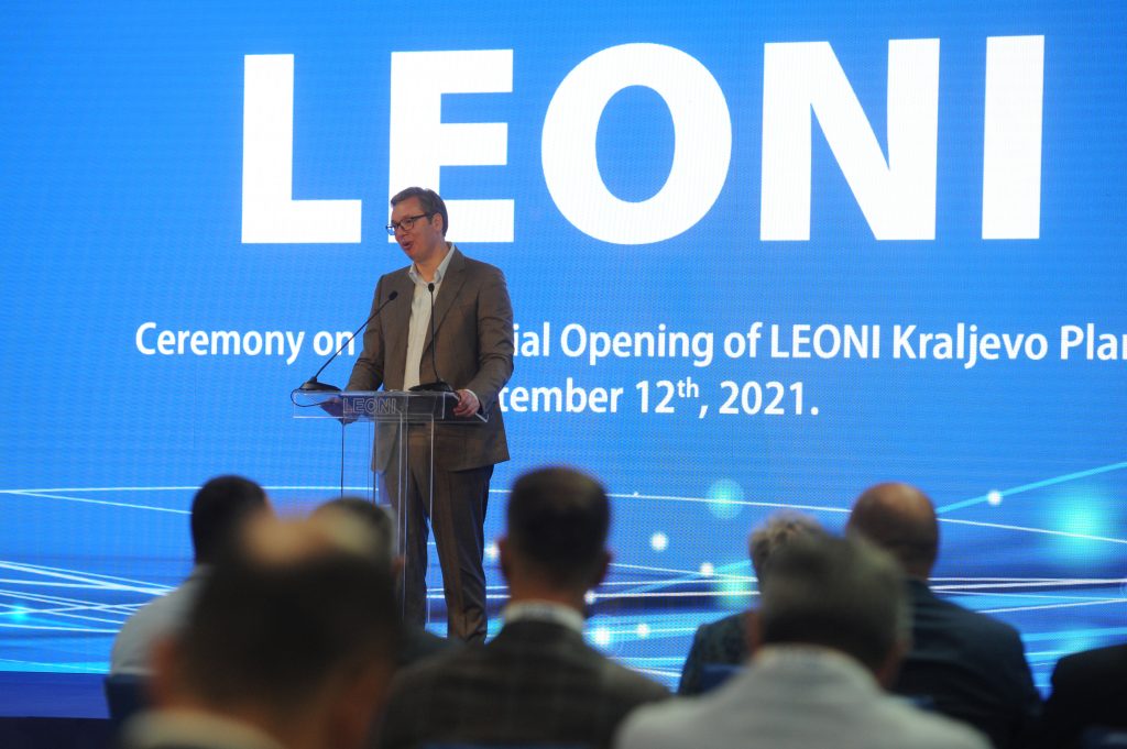 Kraljevo, 12. septembra 2021 - Predsednik Srbije Aleksandar Vucic prisustvovao je danas otvaranju fabrike Leoni u Kraljevu.  FOTO TANJUG/TARA RADOVANOVIC/ bs