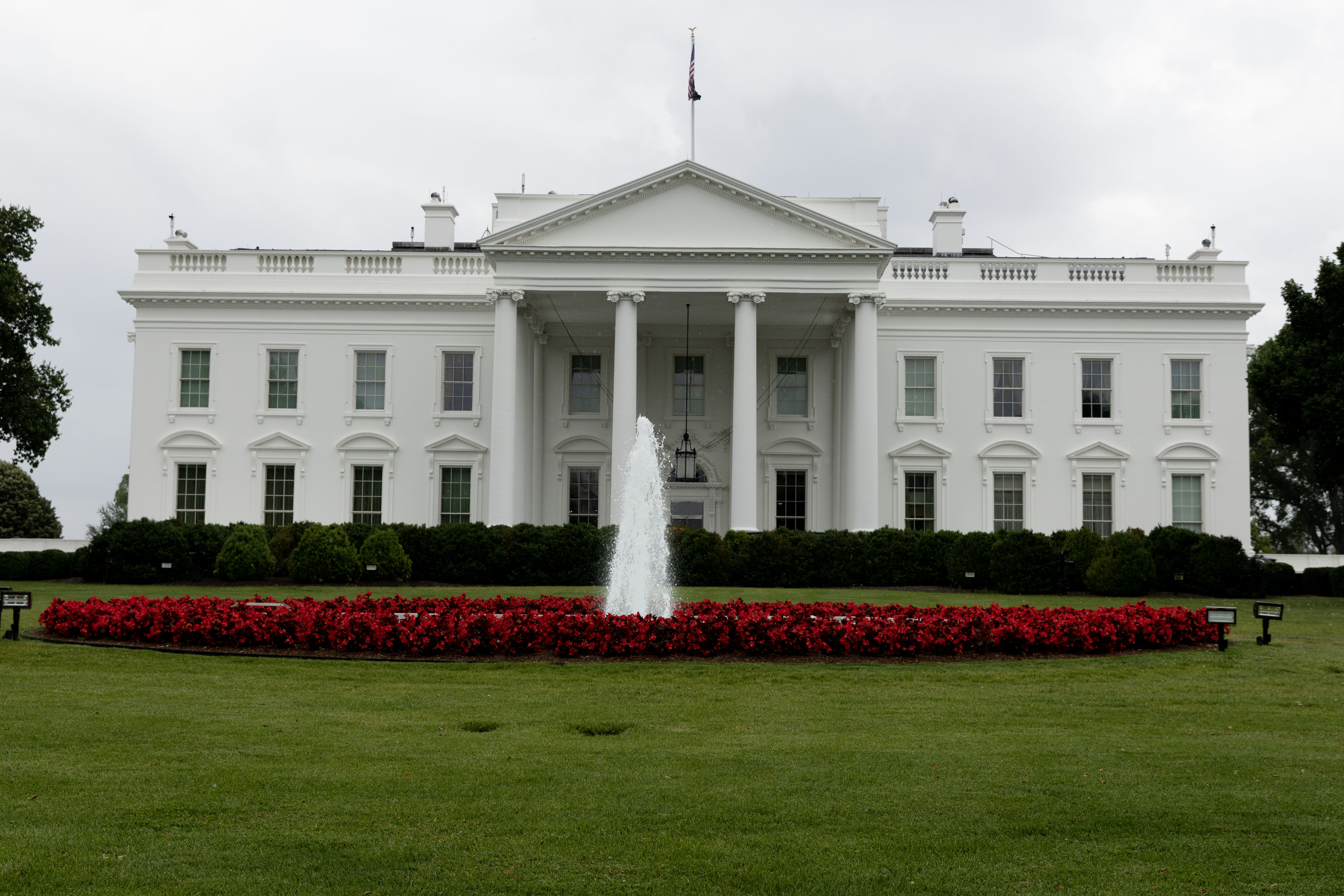 epa10687172 A general view of the White House in Washington, DC, USA, 12 June 2023. US President Joe Biden canceled his scheduled events for the day 12 June, after getting a root canal.  EPA-EFE/MICHAEL REYNOLDS