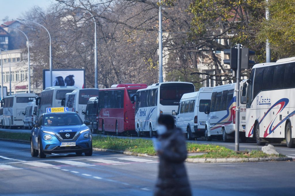 Beograd 27.11.2021. SNS, Srpska napredna stranka, izborna skupština, hala sportova Ranko Žeravica, Novi Beograd, autobusi Foto: Filip Krainčanić/Nova.rs
