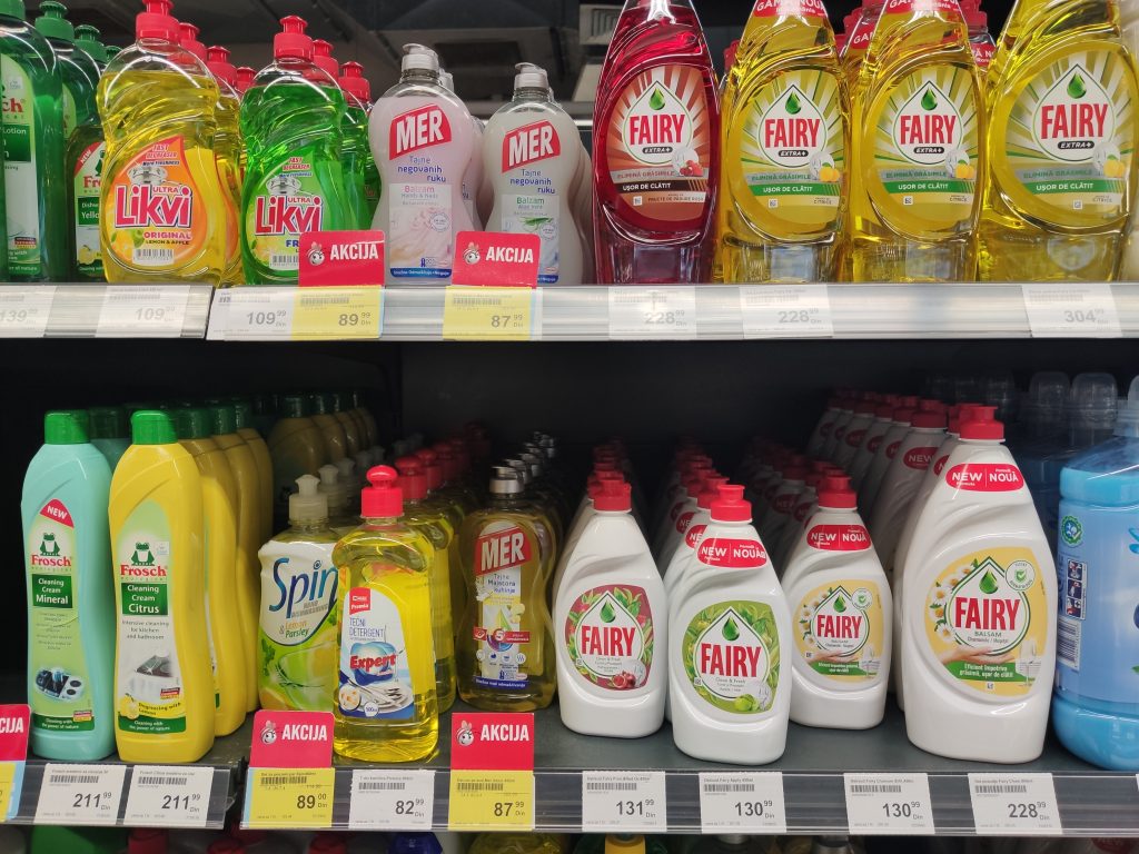 Deterdžent za sudove, sudovi, namirnice, proizvodi, hrana, cene, Srbija,  poređenje cena, poredjenje cena Foto: Nova.rs
