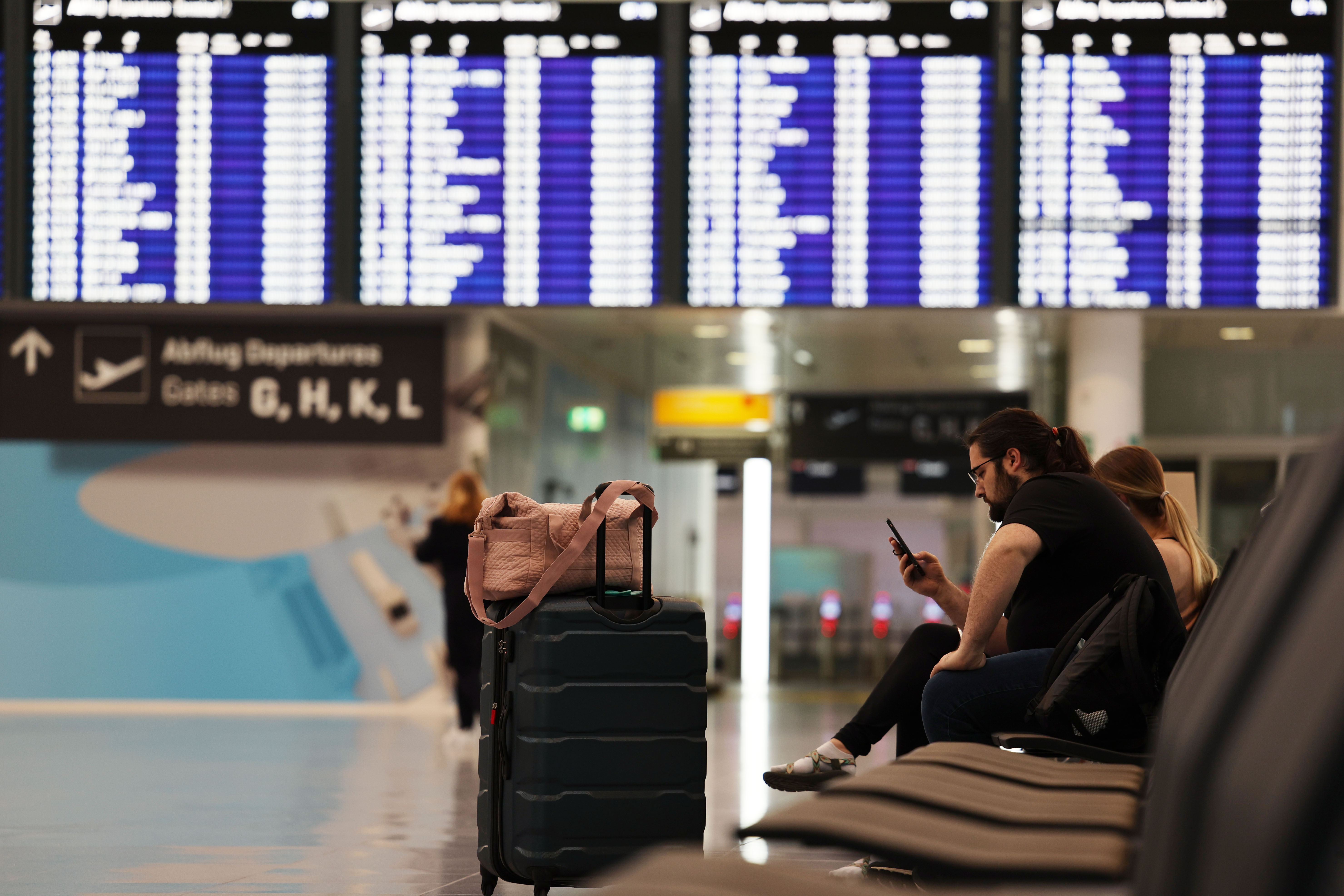Munich airport staff go on strike