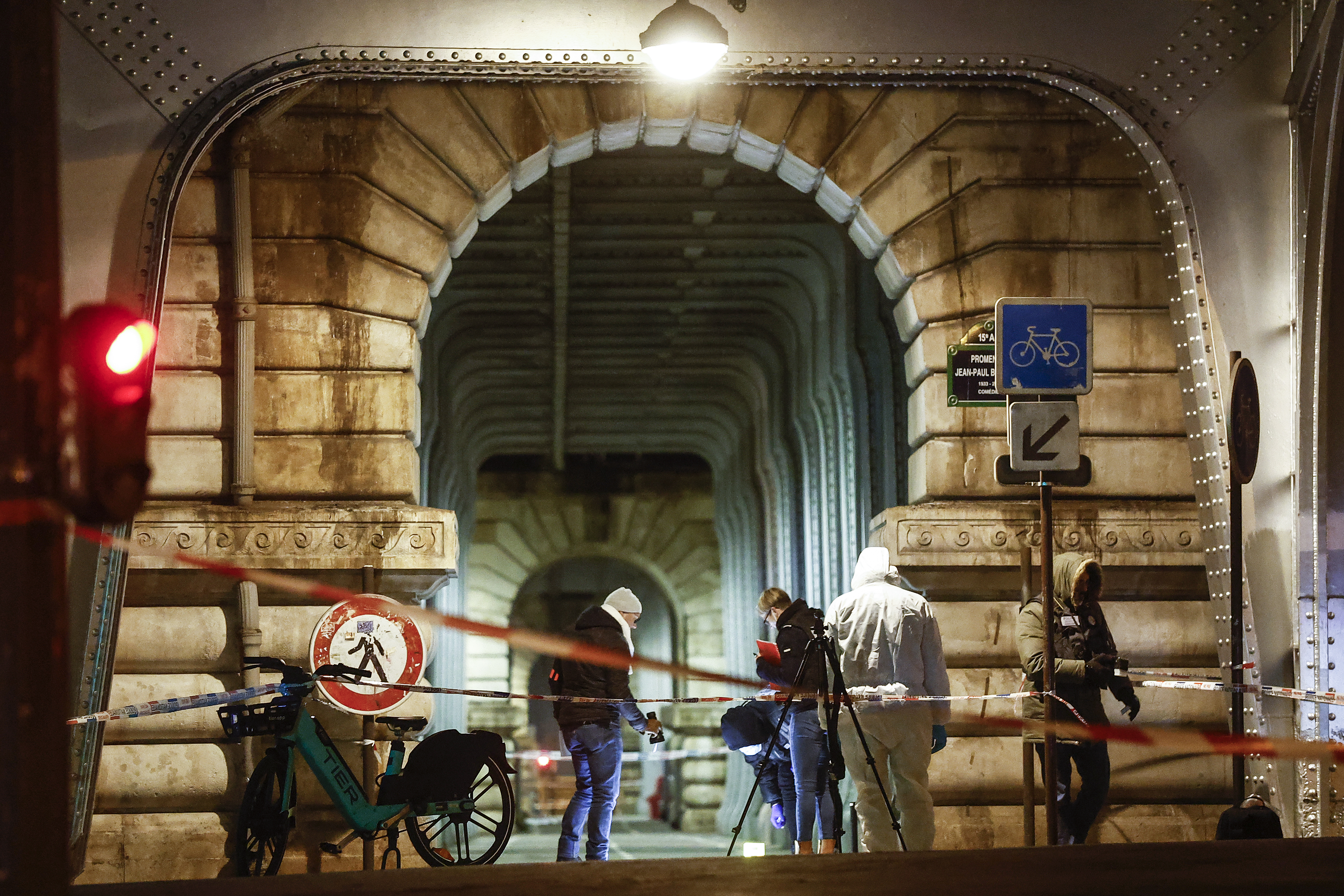 Deadly knike attack in central Paris