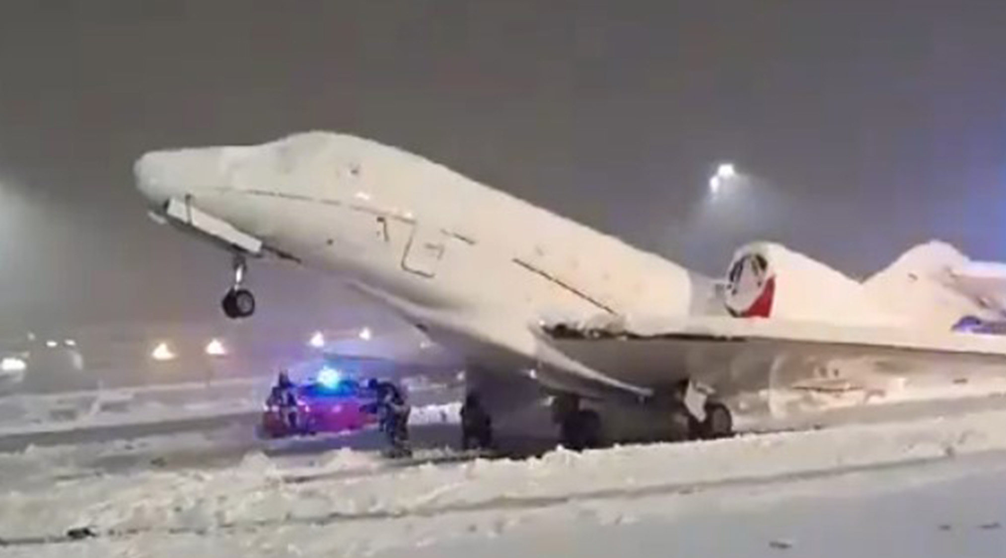 avion na pisti