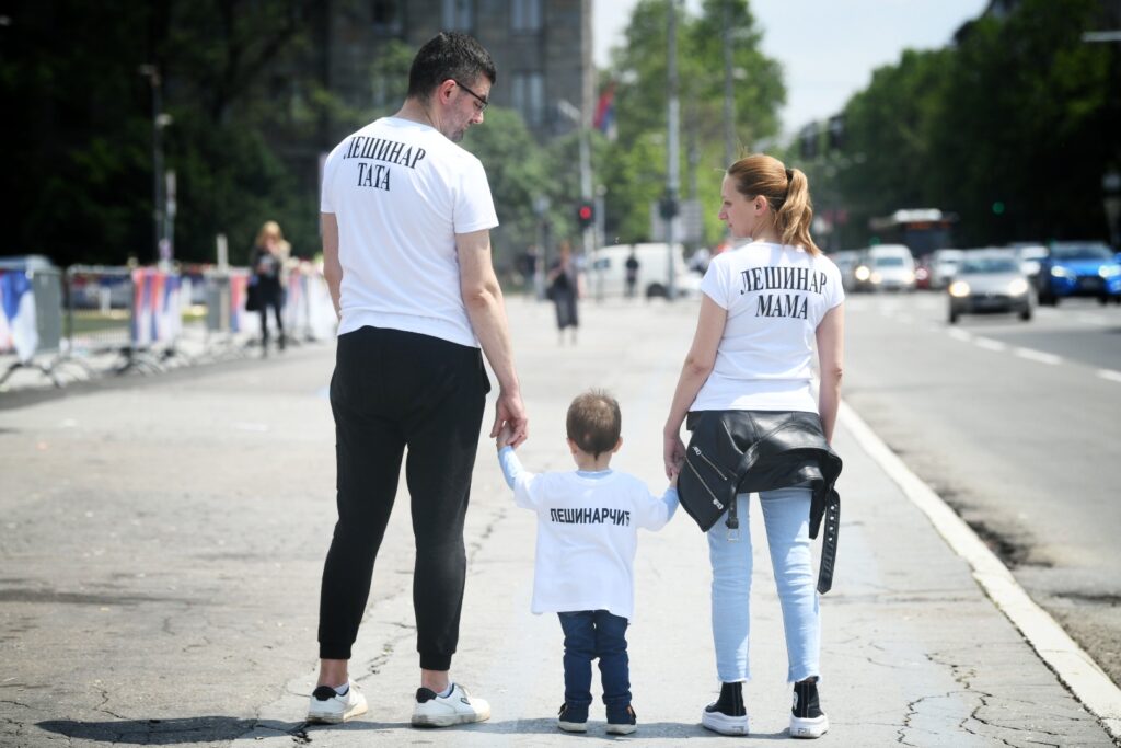 Beograd 28.05.2023. Lazar Pavlović sa porodicom. Lešinar tata, lešinar mama i lešinarčić, porodica lešinara, intervju, građanski protesti Srbija protiv nasilja Foto: Vesna Lalić/Nova.rs