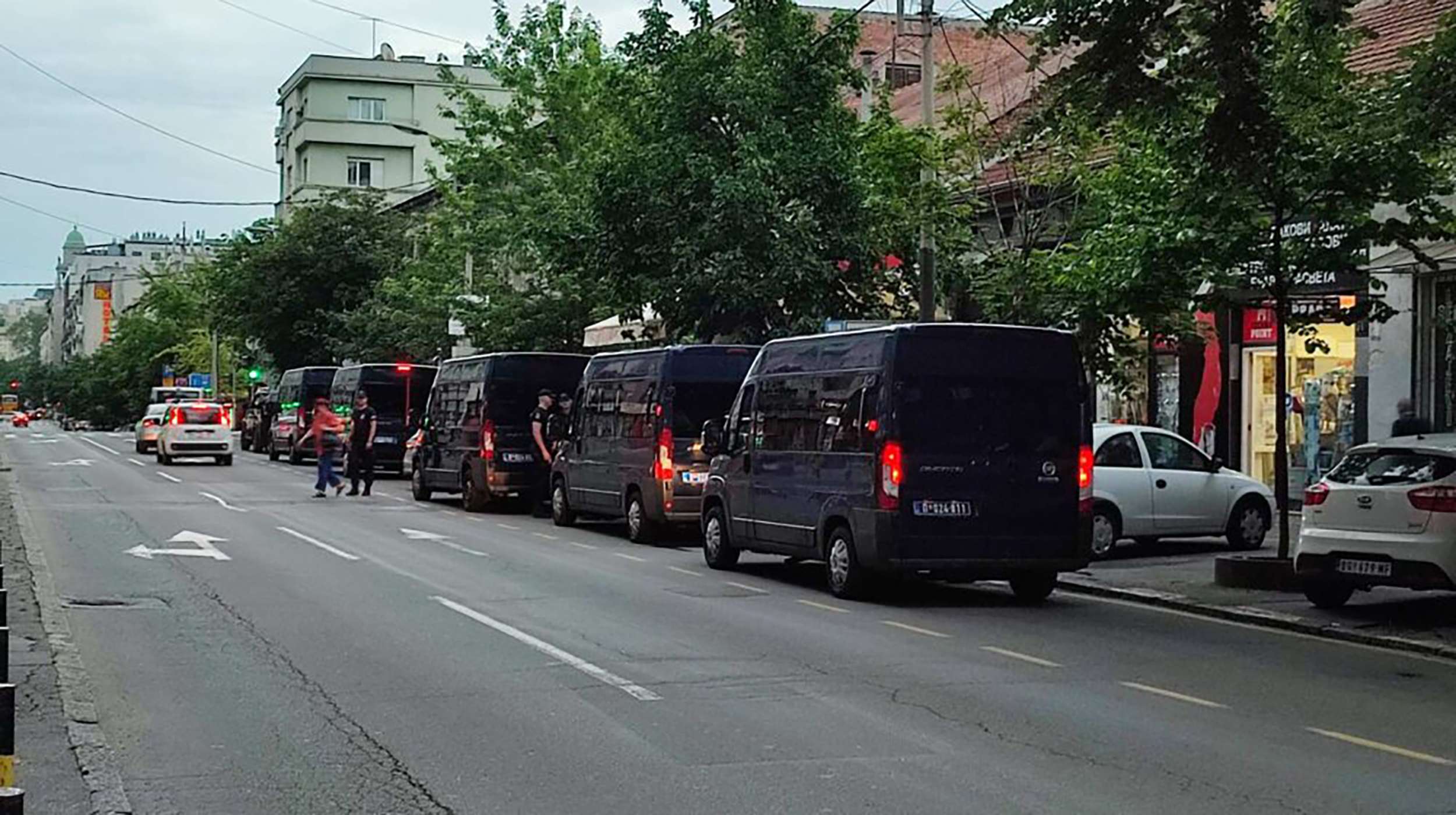 Nekoliko marica u bilzini nemačke ambasade pred početak najavljenog protesta