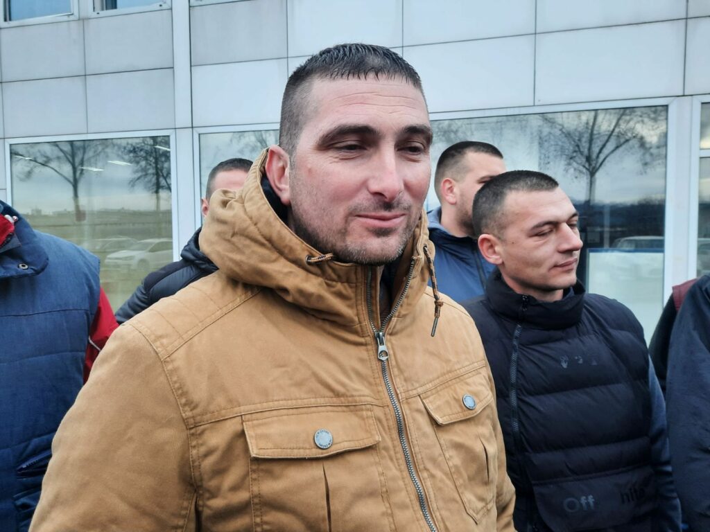 Kragujeavac protest radnika kragujevačkog Vodovoda koji već godinama rade kao "iznajmljeni" radnici preko agencije.
