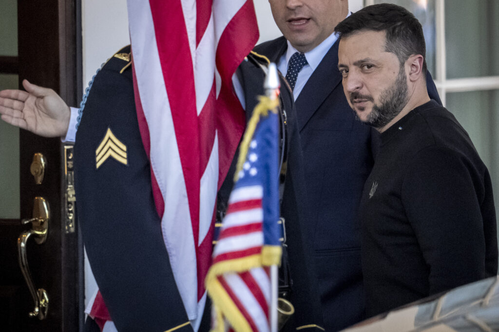 Ukrainian President Volodymyr Zelenskyy arrives for a meeting with President Joe Biden at the White House in Washington, Tuesday, Dec. 12, 2023. (AP Photo/Andrew Harnik)