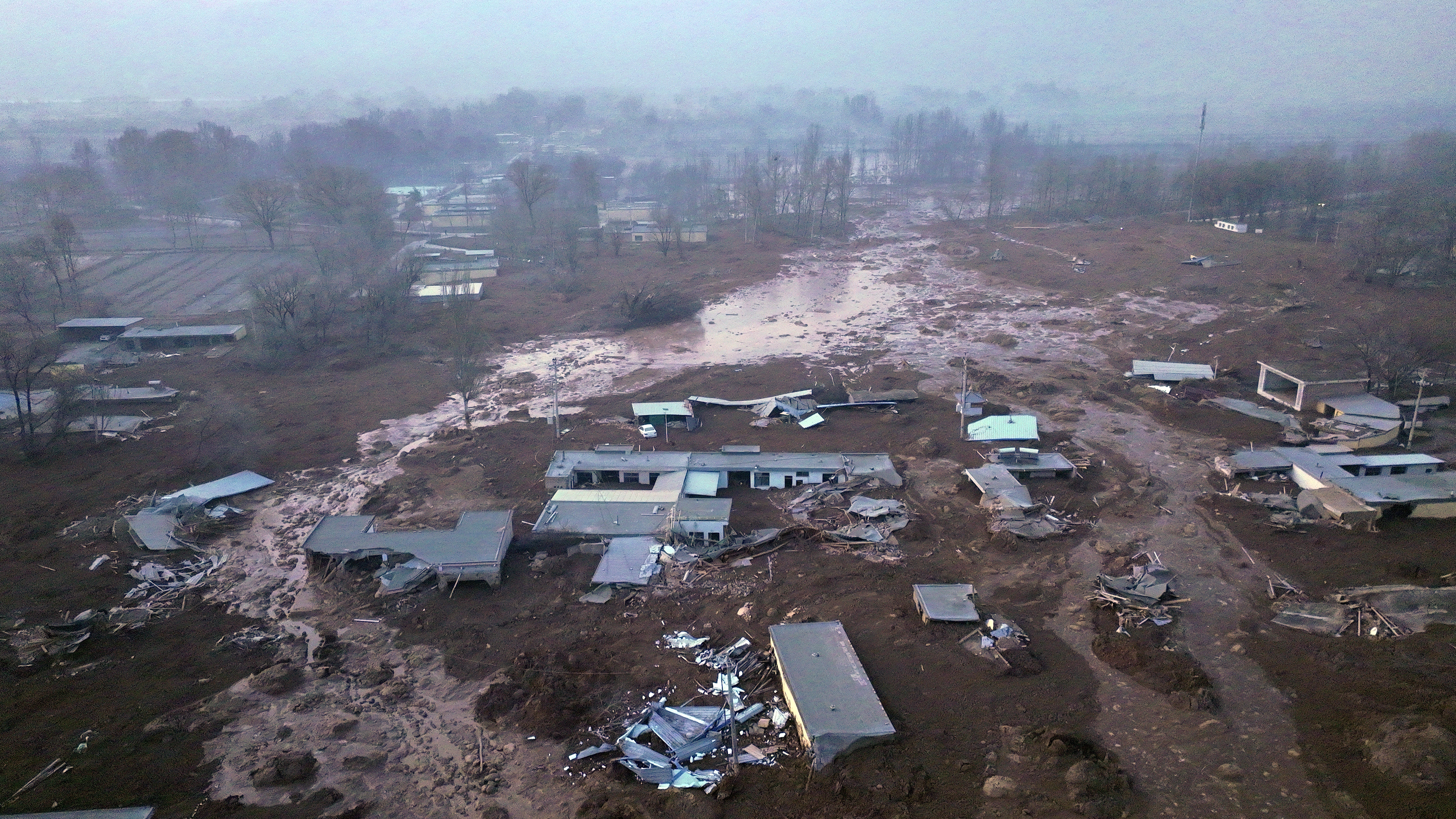 More than 100 people killed in earthquake in northern China