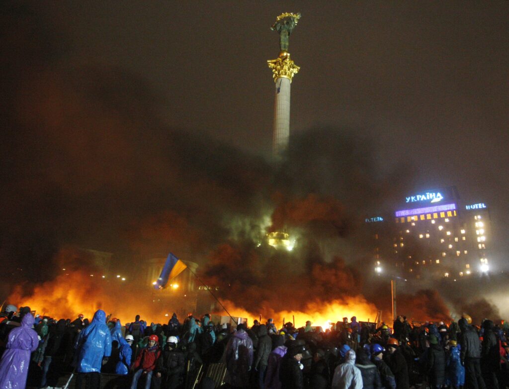 KIEV, UKRAINE. FEBRUARY 20, 2014. Flames seen during the mass anti-government protests in Independence Square (Maidan).,Image: 185039650, License: Rights-managed, Restrictions: , Model Release: no, Credit line: Nikitin Maxim / TASS / Profimedia