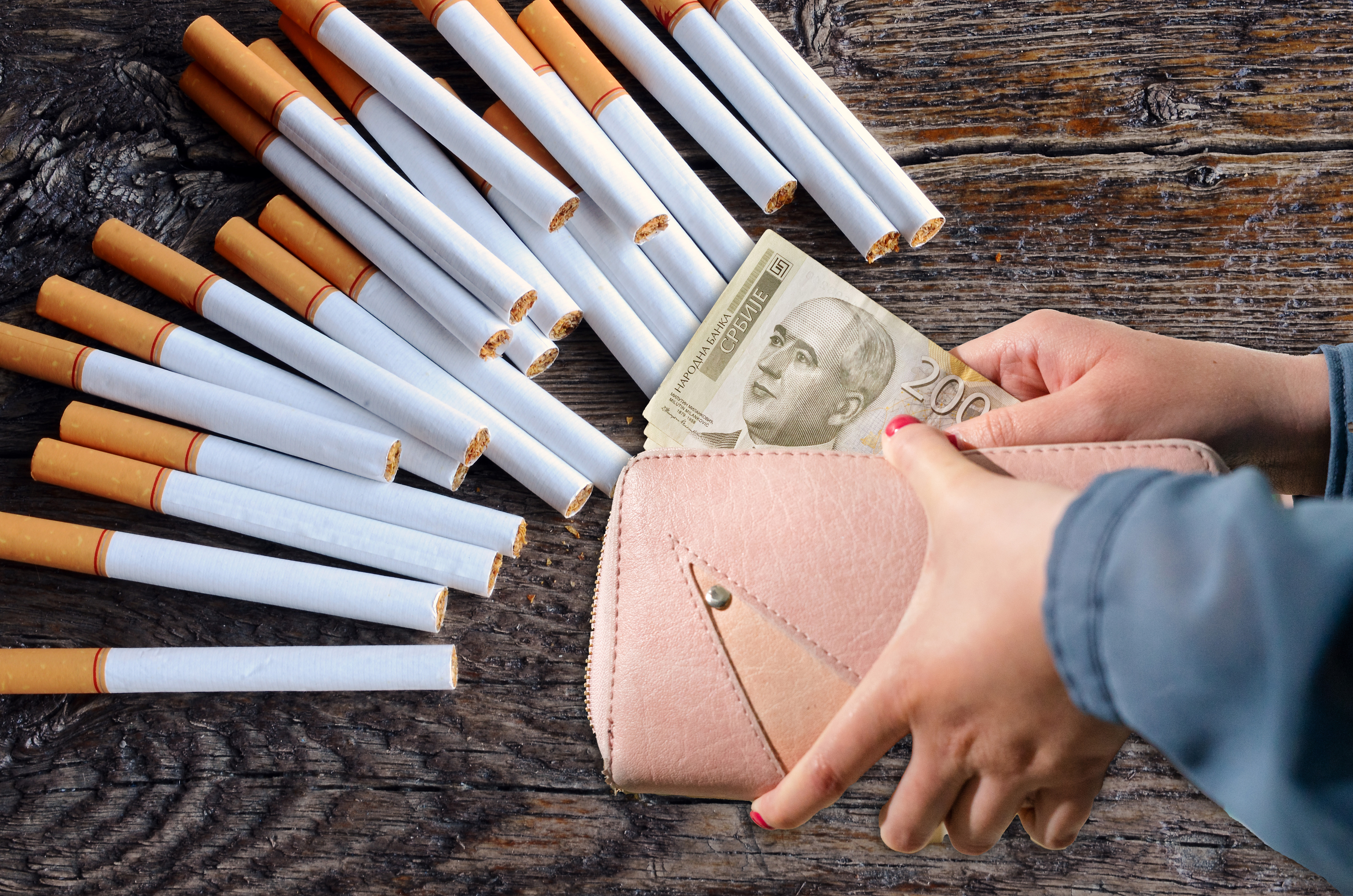 A,Top,View,Image,Of,Several,Commercially,Made,Cigarettes.