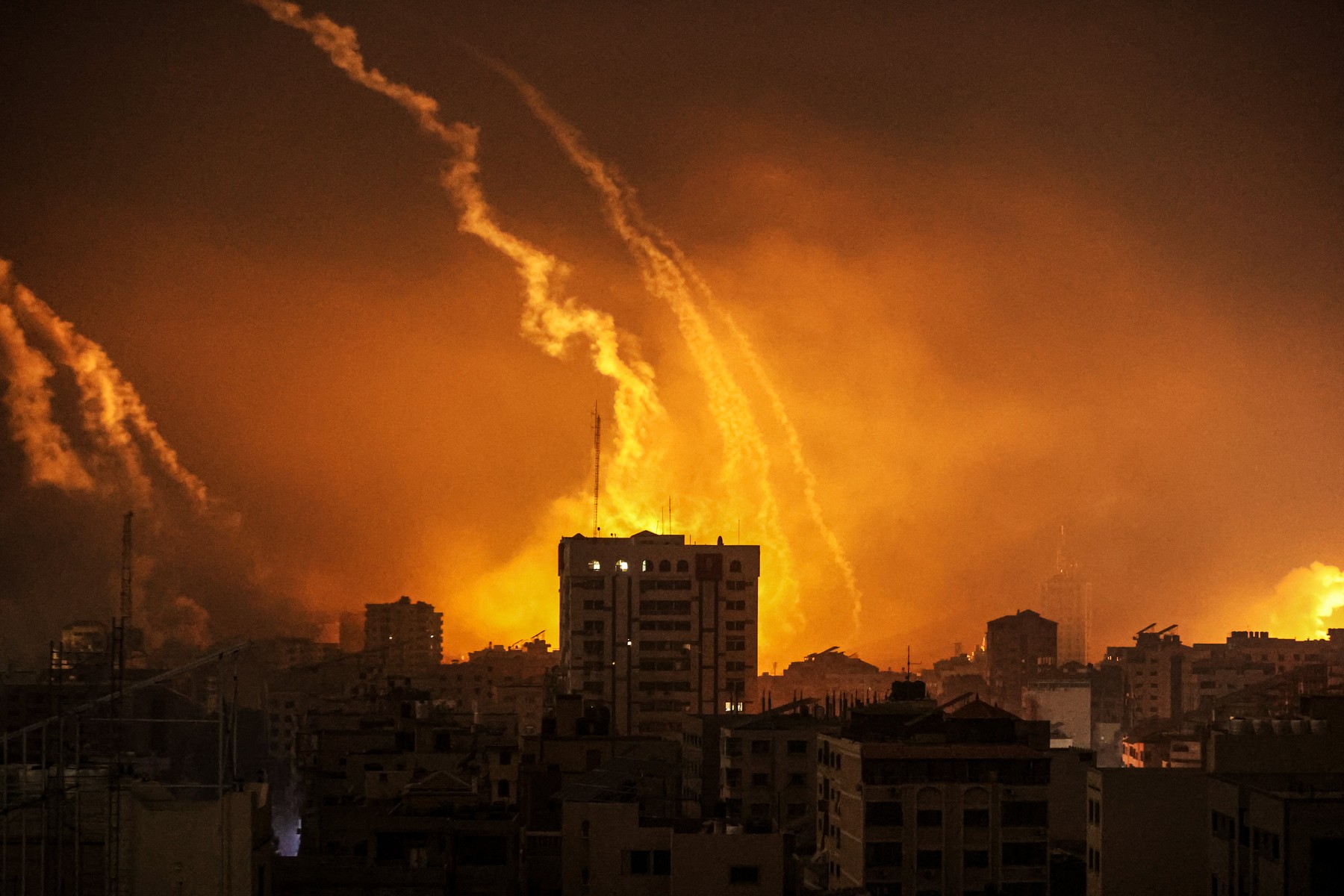 Israel's intense airstrikes continue towards Gaza
