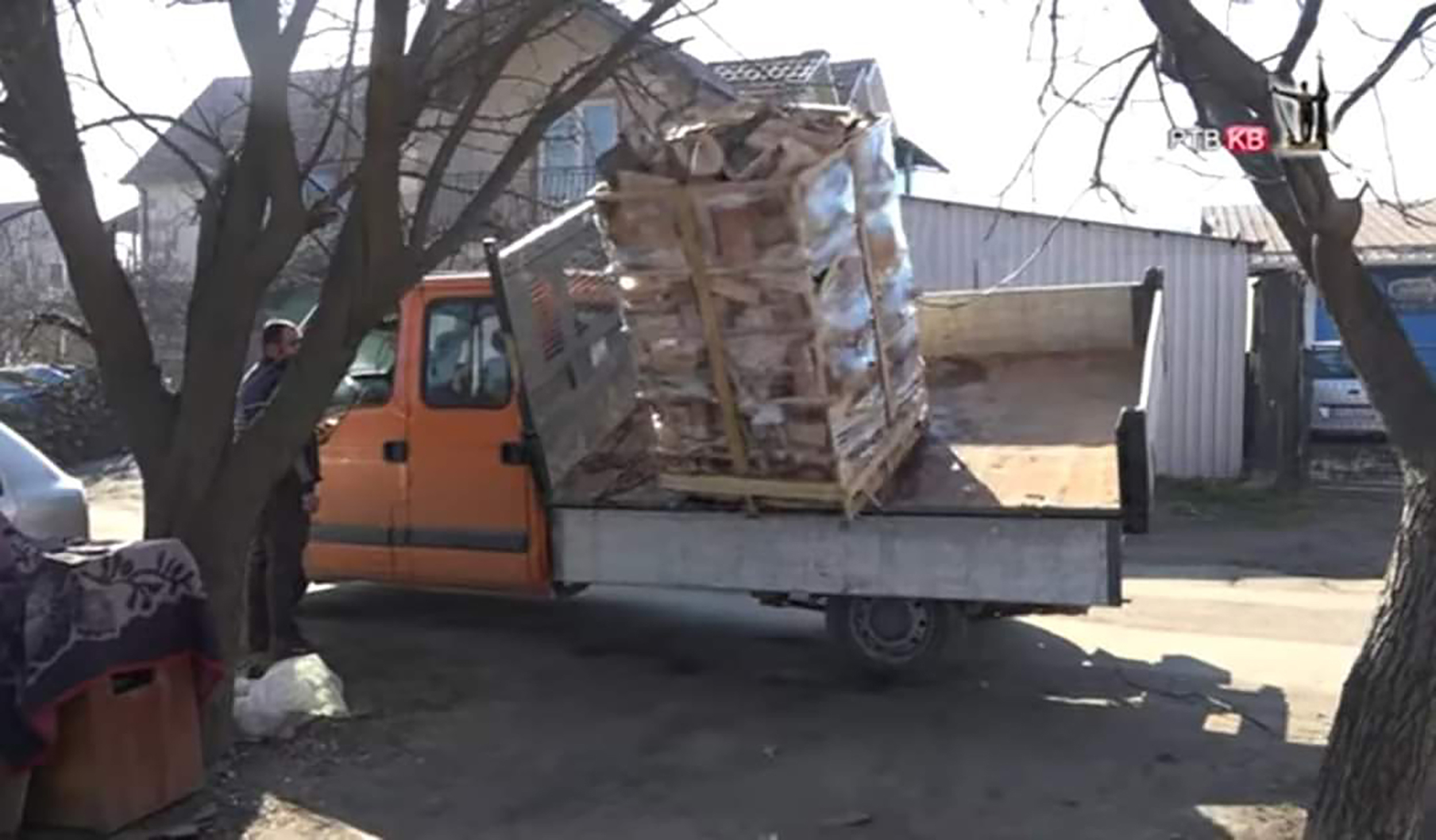 pokret za preokret, sns nastavlja sa kupovinom glasova