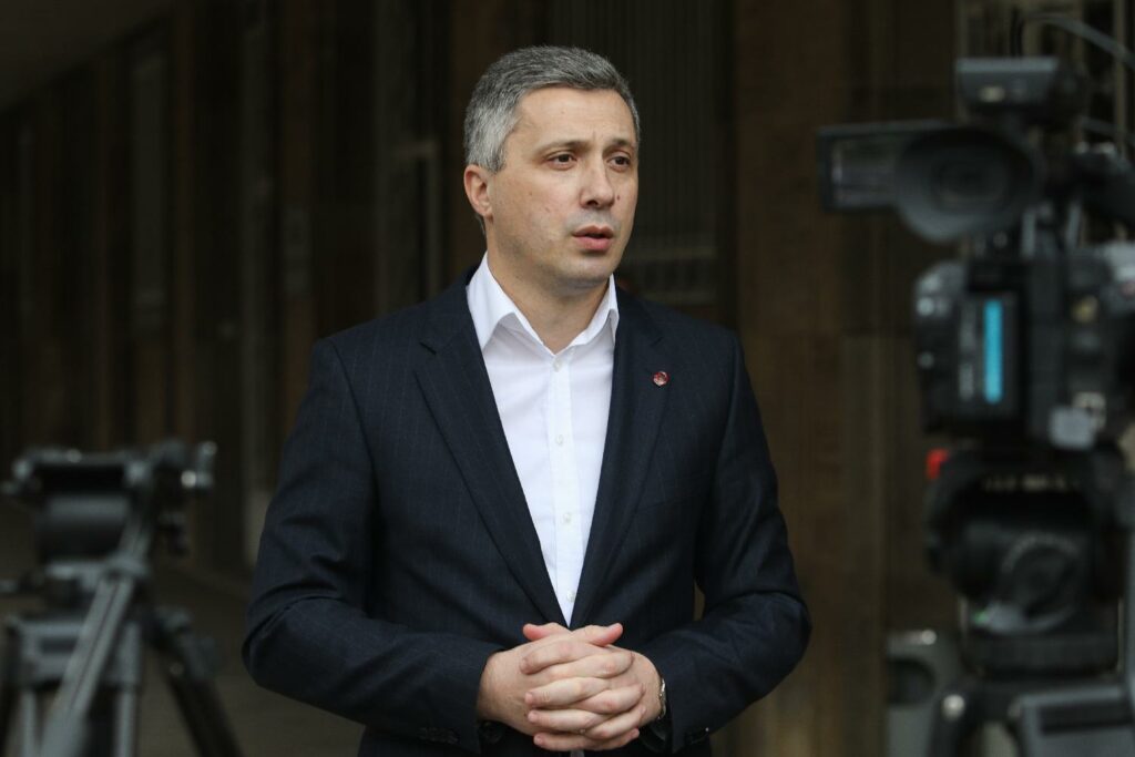 POLITIKA - Izjave za novinare predsednika Srpskog pokreta Dveri Boška Obradovića povodom Konferencije srpskih intelektualaca na temu "Srpsko nacionalno pitanje danas" u Skupštini Srbije
Fotoreporter:Milica Vučković
Ličnosti:Boško Obradović
Izvor:FoNet