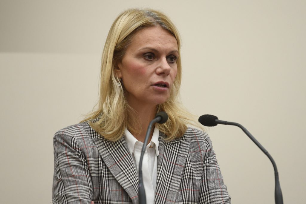Beograd, 28. septembra 2022.- Sefica odbornicke grupe Ujedinjeni u Skupstini Beograda i predsednica beogradskog odbora Stranke slobode i pravde Mila Popovic daje izjavu uoci pocetka sednice Skupstine grada Beograda
