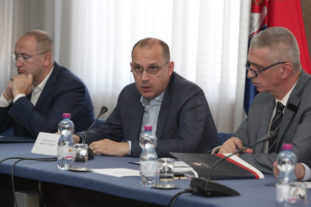 Beograd, 15. juna 2022. - Ministar zdravlja Zlatibor Loncar sastao se sa studentima medicine u Palati Srbija.  FOTO TANJUG/ SAVA RADOVANOVIC/ bg