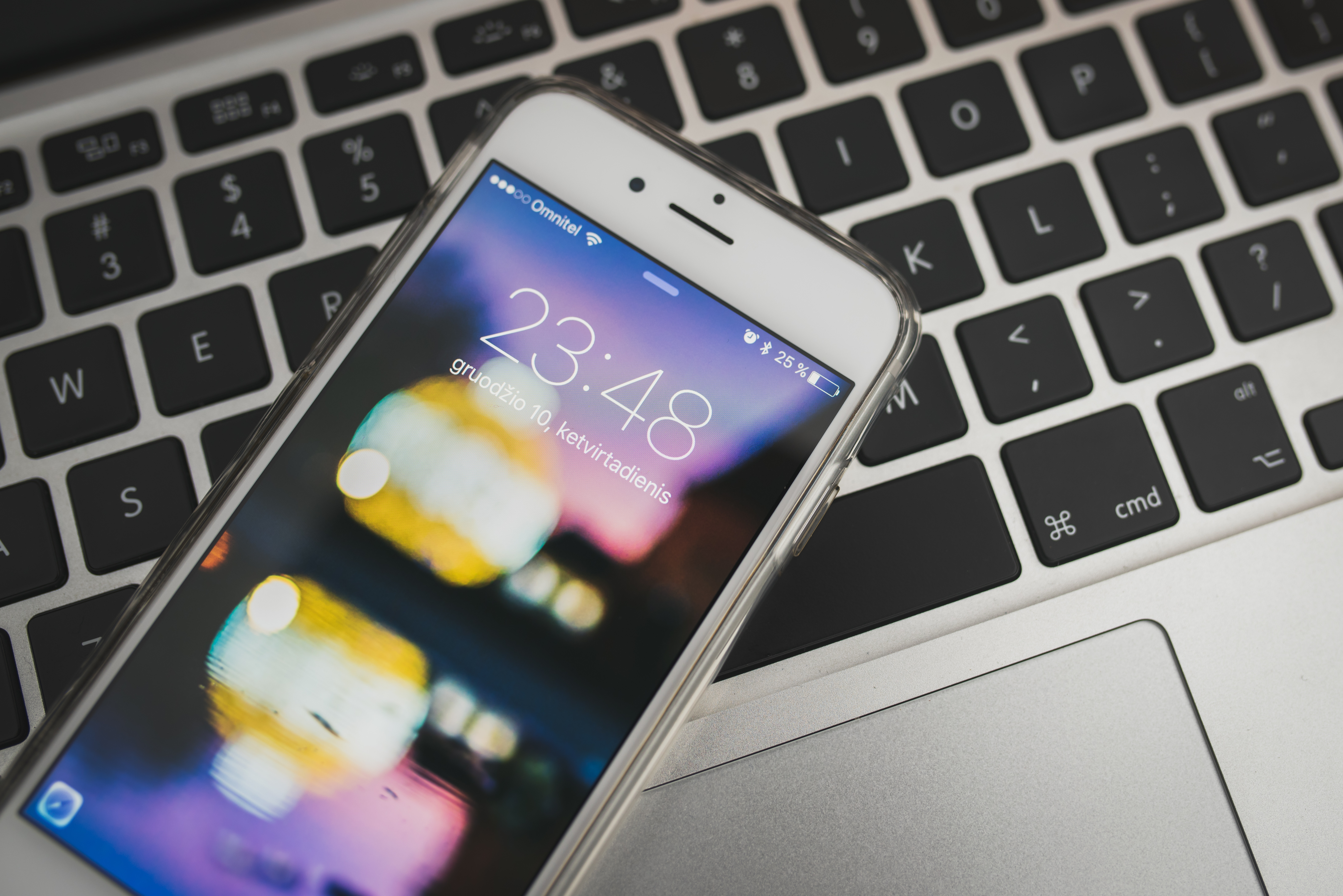 Kaunas,,Lithuania,-,December,11,,2015:,Smartphone,Battery,Icon,At