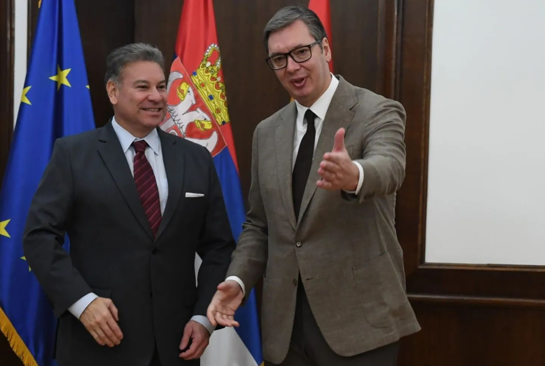 Gabrijel Eskobar, Aleksandar Vučić
