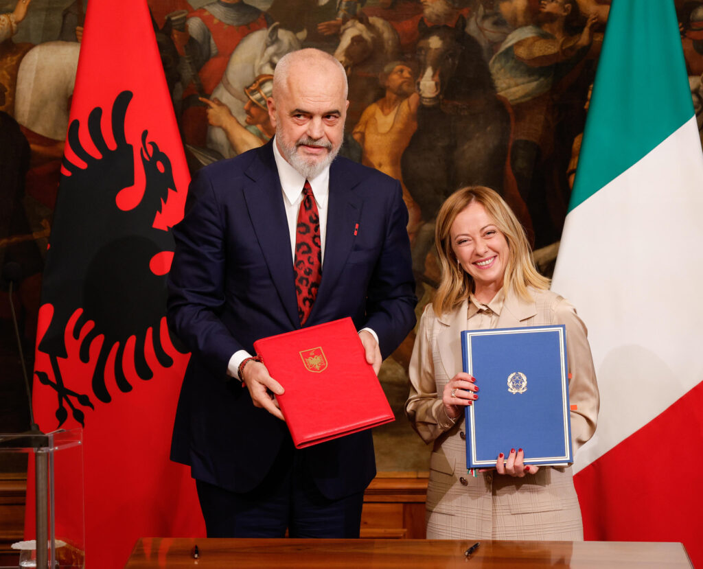 epa10960755 Italy's Prime Minister Giorgia Meloni (R) and Albania's Prime Minister Edi Rama (L) pose at Chigi Palace in Rome, Italy, 06 November 2023.  EPA-EFE/GIUSEPPE LAMI