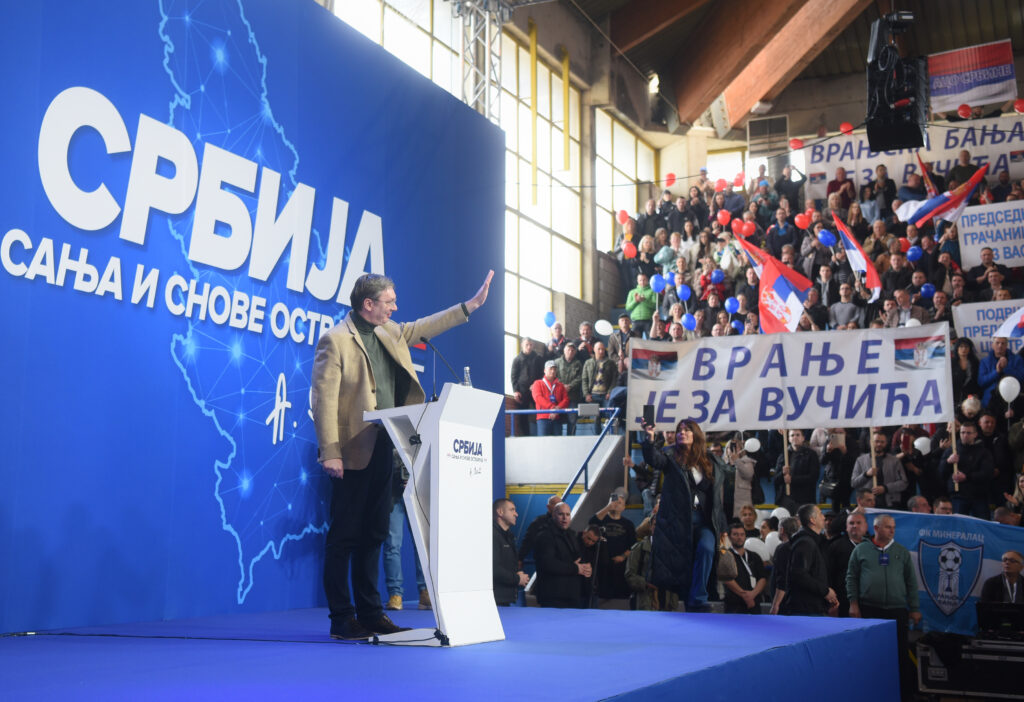 Vranje, 11. marta 2023.- Predsednik Aleksandar Vuèiæ u poseti Pèinskom okrugu. Obraæanje graðanima u Sportskoj hali Vranje. FOTO TANJUG/ MILO MILIVOJEVIÆ/ bs