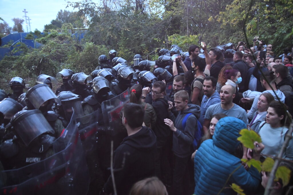 Šodroš protest policija guranje