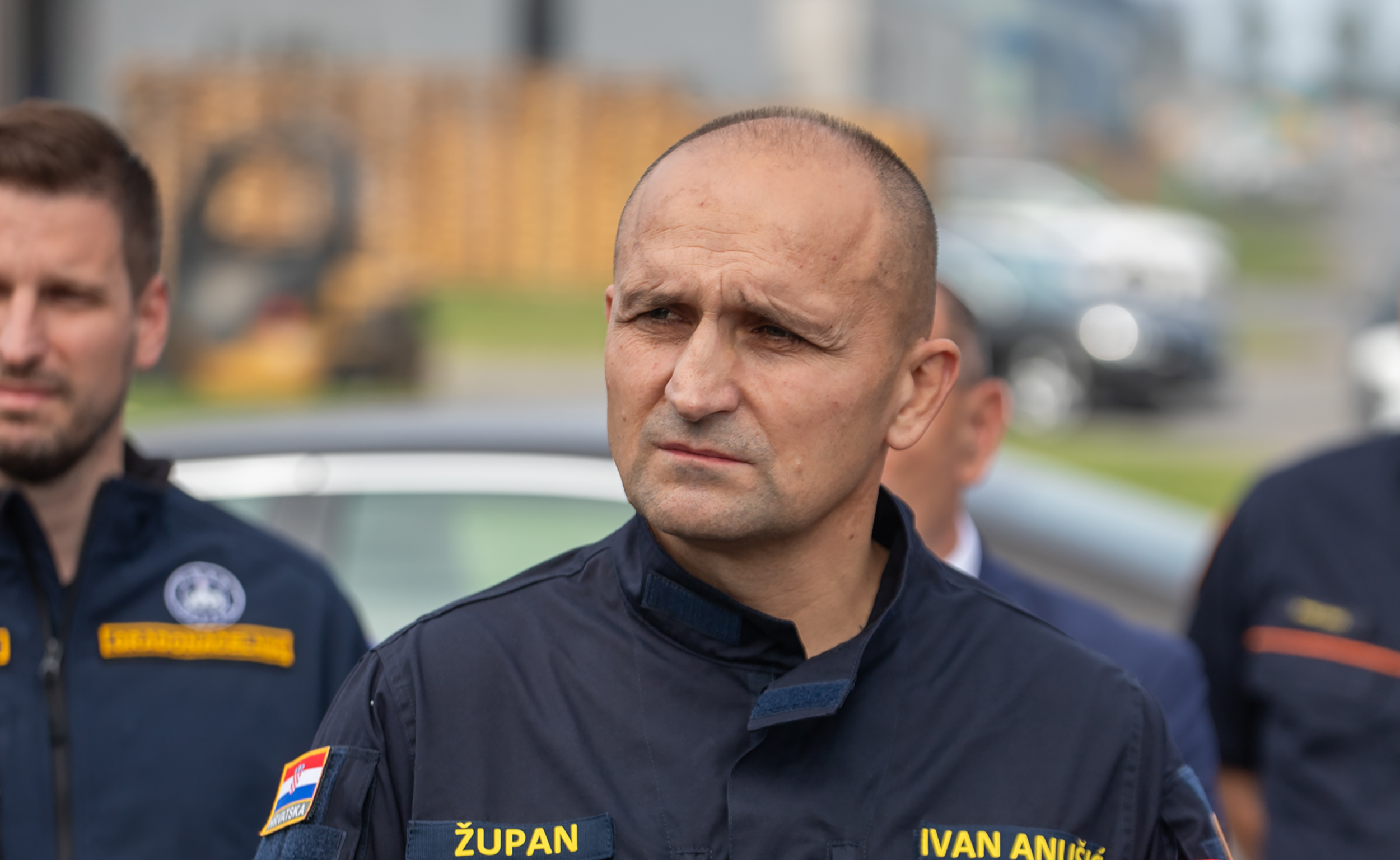 Osijek: Tomo Medved sa županom i gradonačelnikom na požarištu održao konferenciju za medije