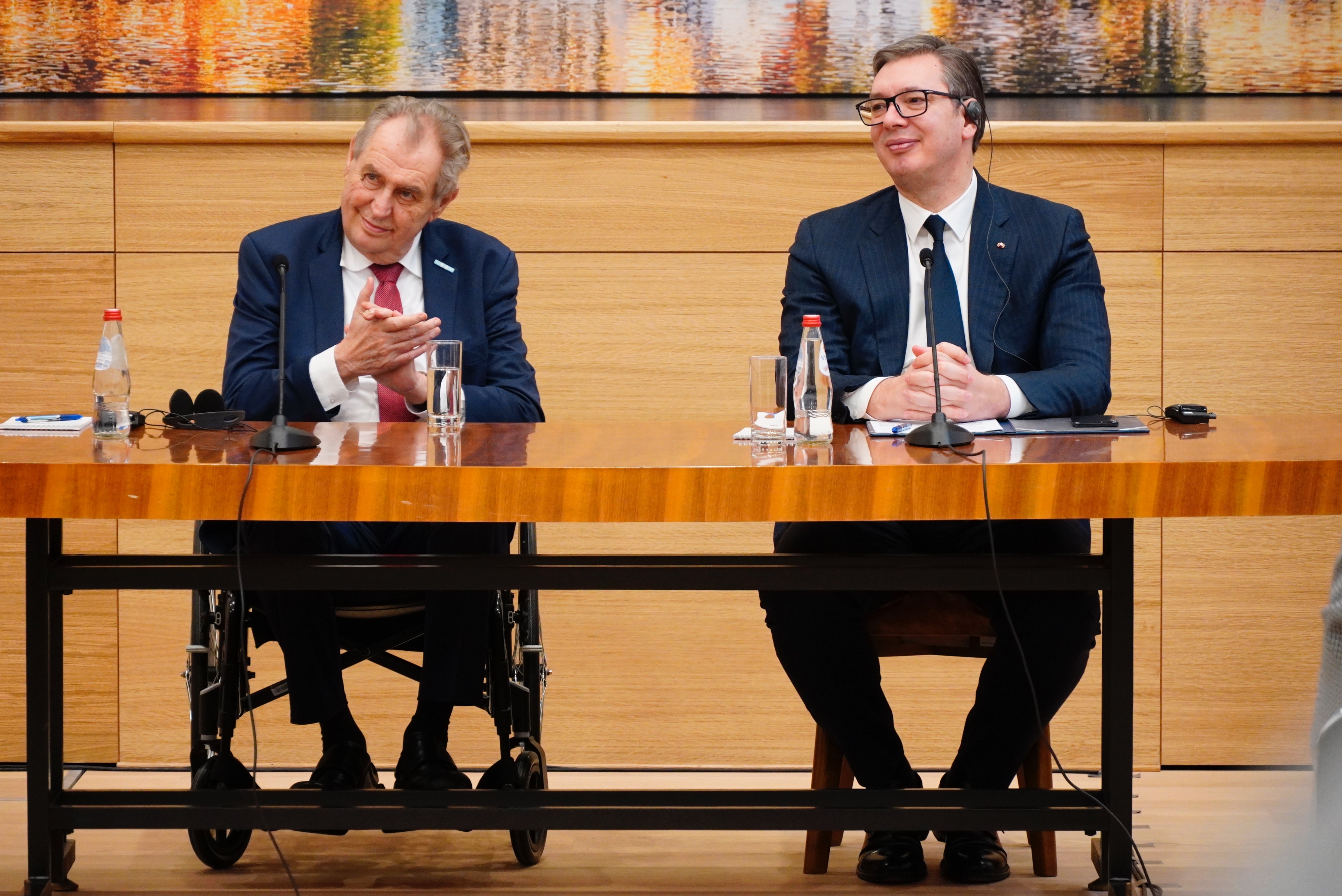 Beograd, 30. januara 2023. - Predsednik Srbije Aleksandar Vucic i predsednik Ceke Milo Zeman otvorili su danas presecanjem vrpce obnovljeni Ceki dom u Beogradu.  FOTO TANJUG/ VLADIMIR PORCIC/ bg
