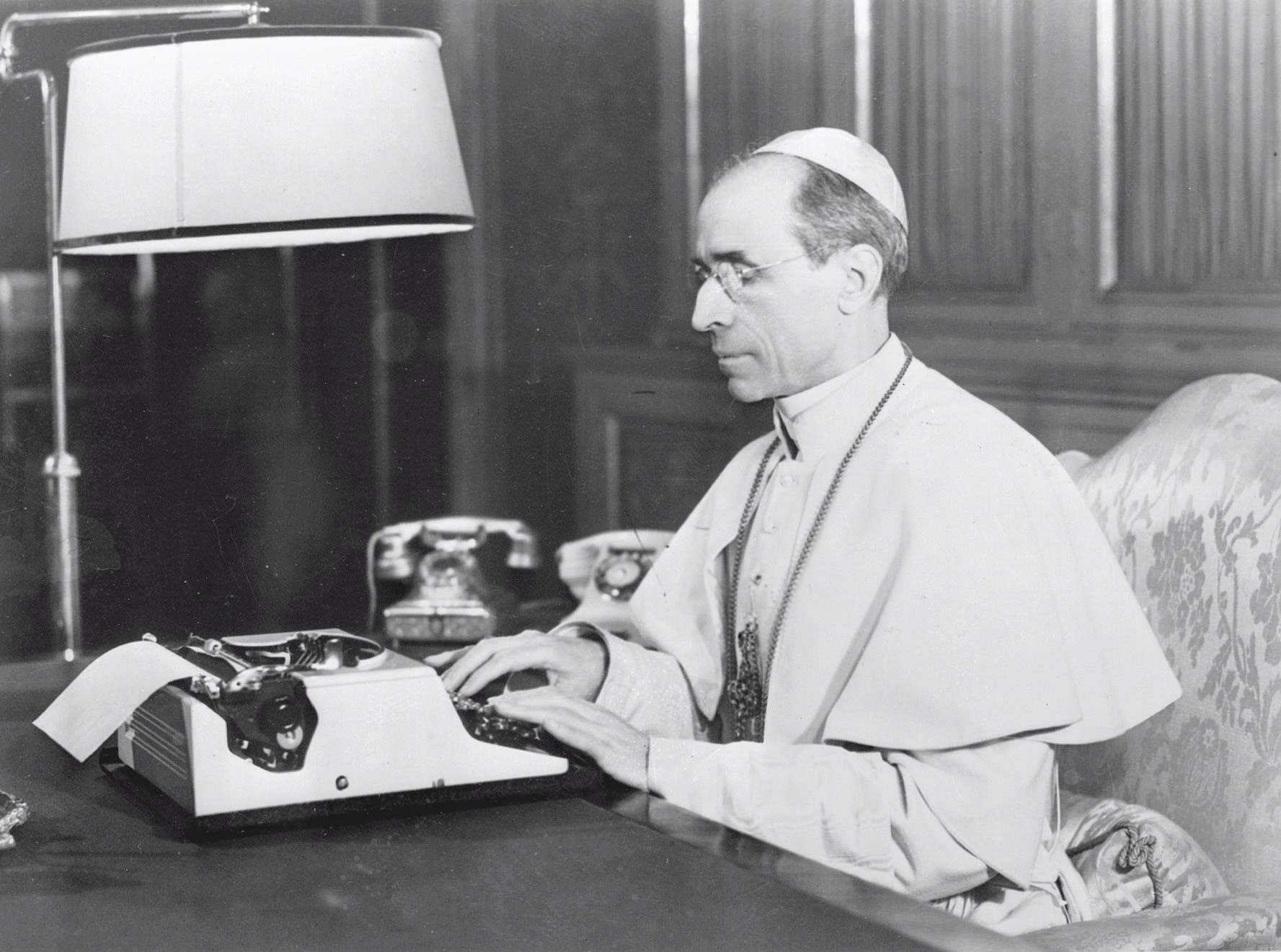 Benedict XVI defends Pius XII over Holocaust