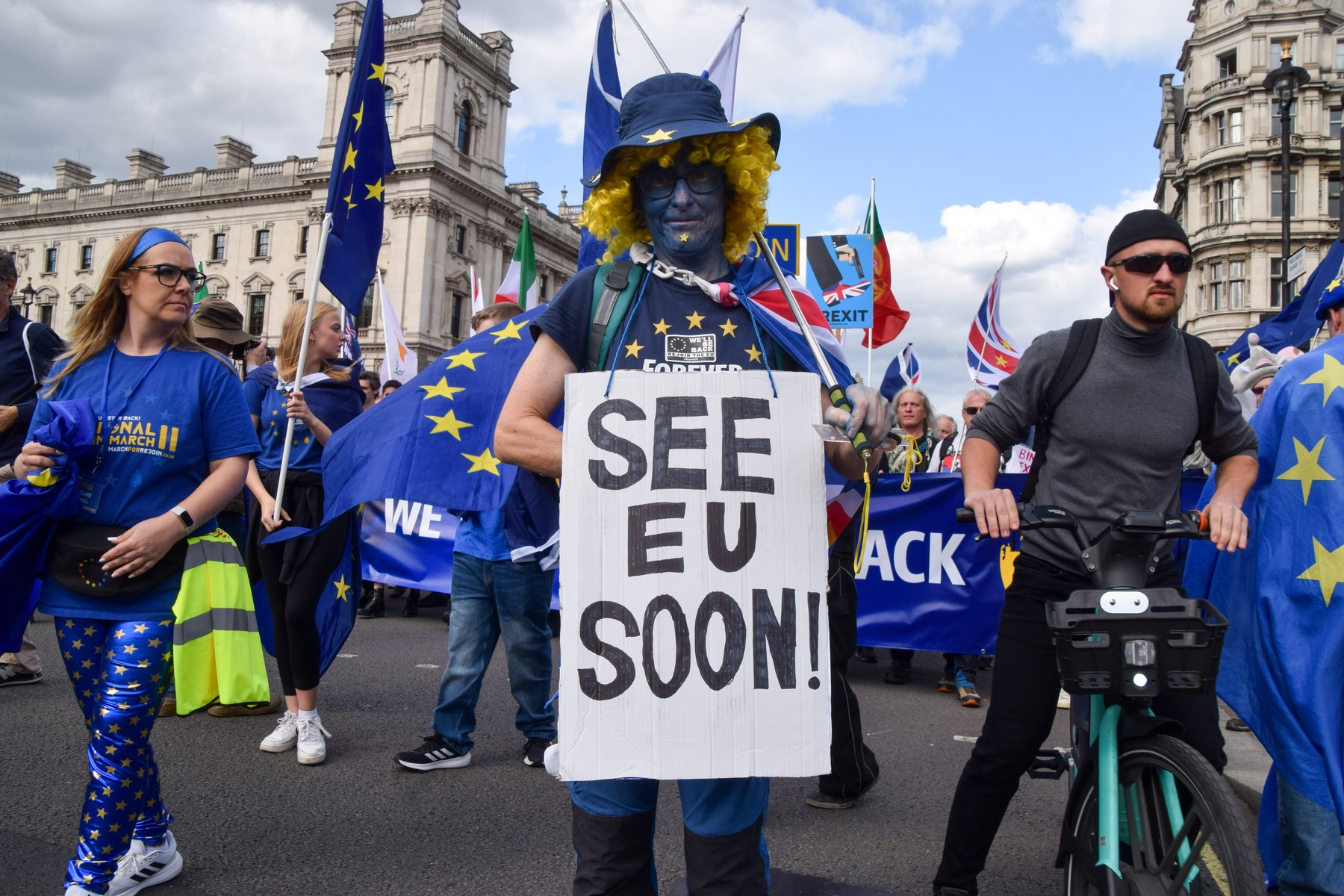 Thousands March To Rejoin EU At The National Rejoin March