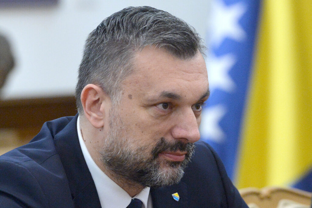 Beograd, 24. februara 2023.- Predsednik Srbije Aleksandar Vučić sastao se danas sa ministrom spoljnih poslova Bosne i Hercegovine Elmedinom Konakovićem. FOTO TANJUG/ ZORAN ŽESTIĆ/ nr