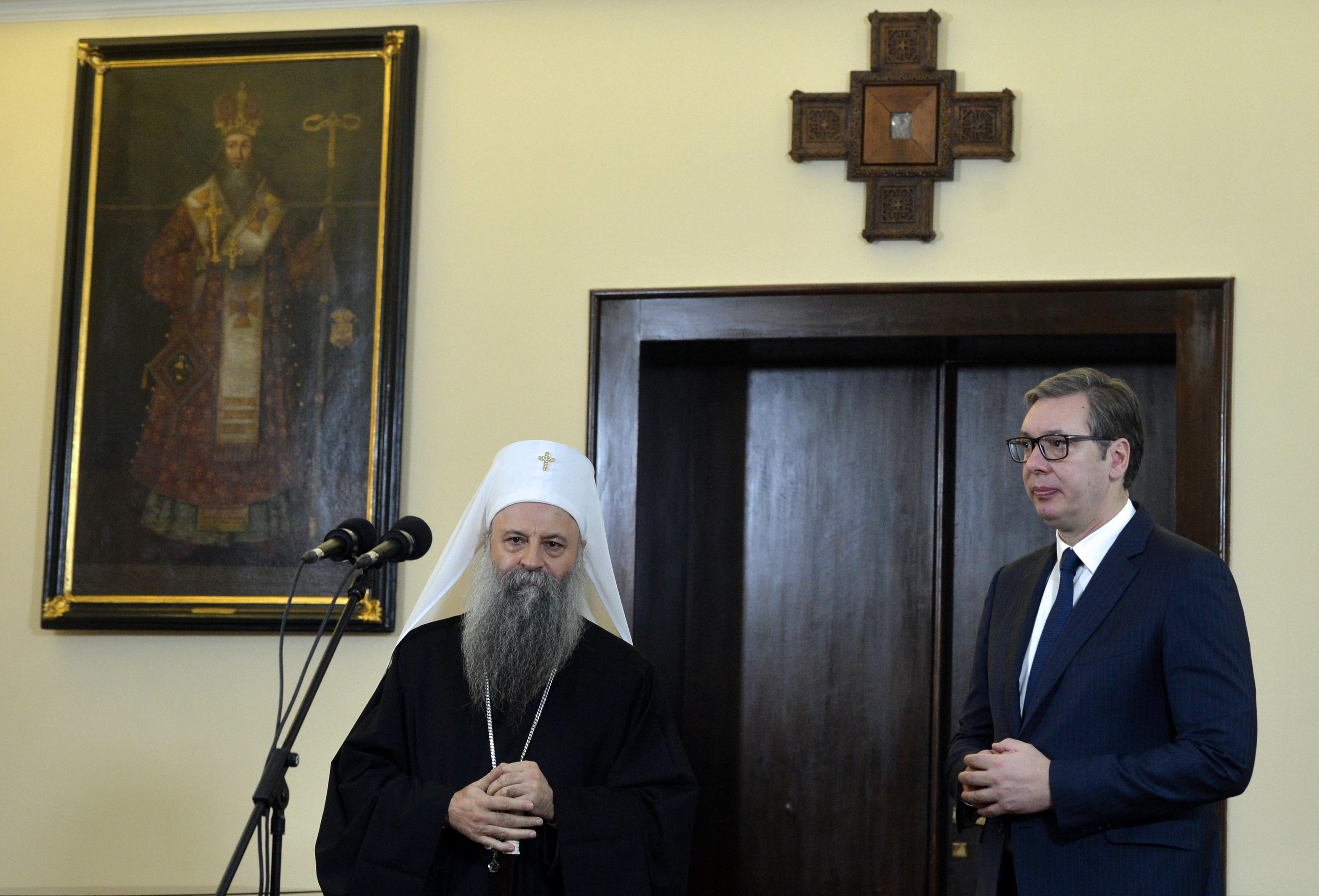 Beograd, 27. decembra 2022. - Predsednik Srbije Aleksandar Vuèiæ sastao se sa patrijarhom Srpske pravoslavne crkve Porfirijem u Patrijariji u Beogradu.Po zavretku sastanka dali su izjave za medije. FOTO TANJUG/ RADE PRELIÆ/ bg