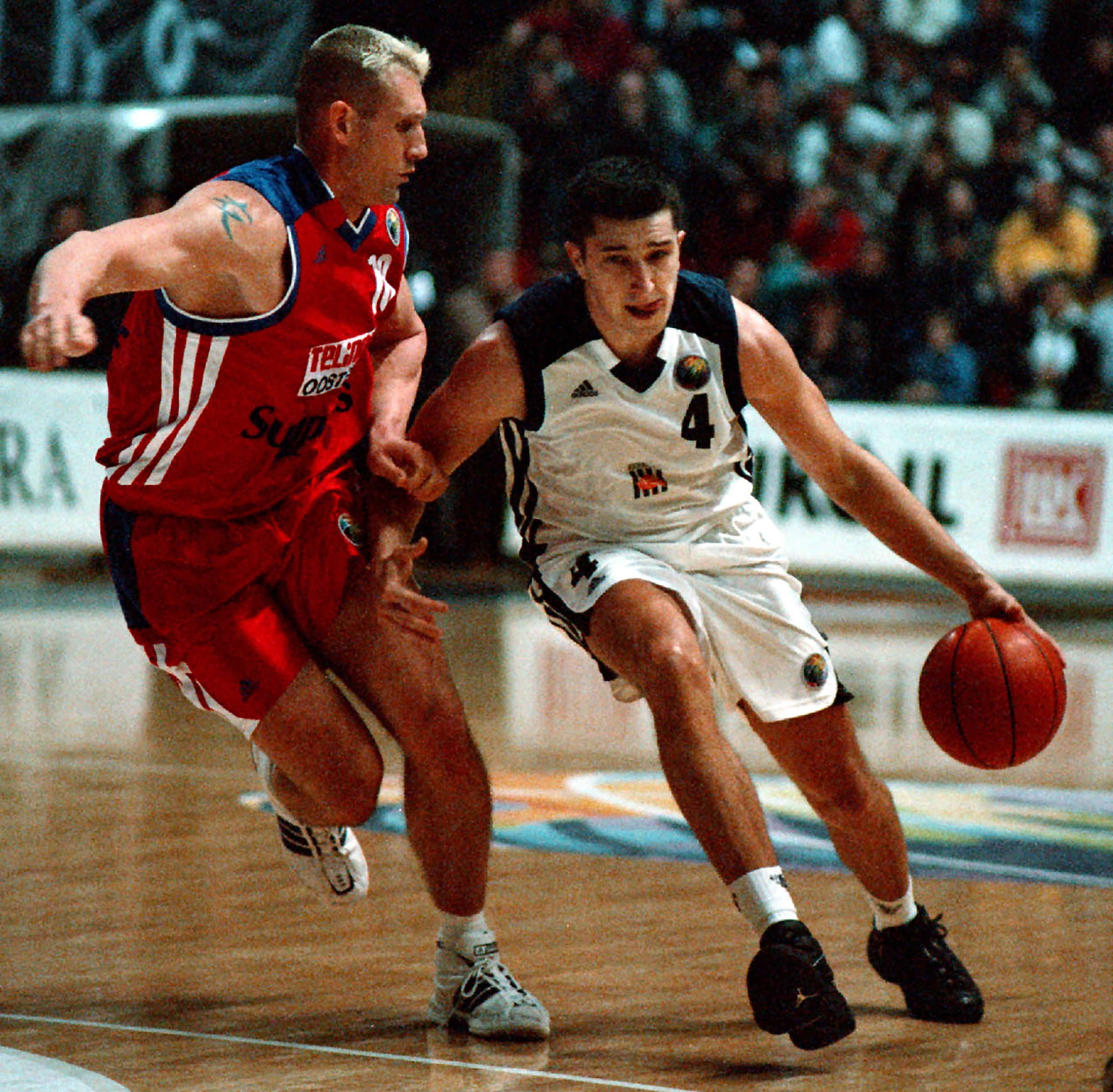 PARTIZAN-OSTENDE
Haris Brkic (R)
BGD,07.12.2000.
FOTO: Srdjan Stevanovic/Starsportphoto.com©